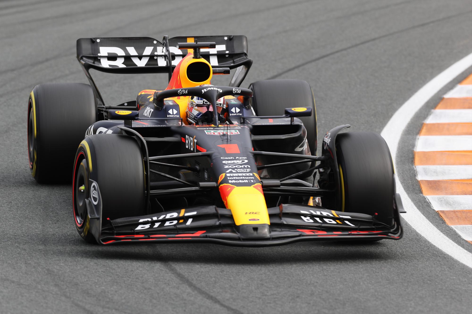 $!Checo, cuarto y séptimo en primeras prácticas del GP de los Países Bajos