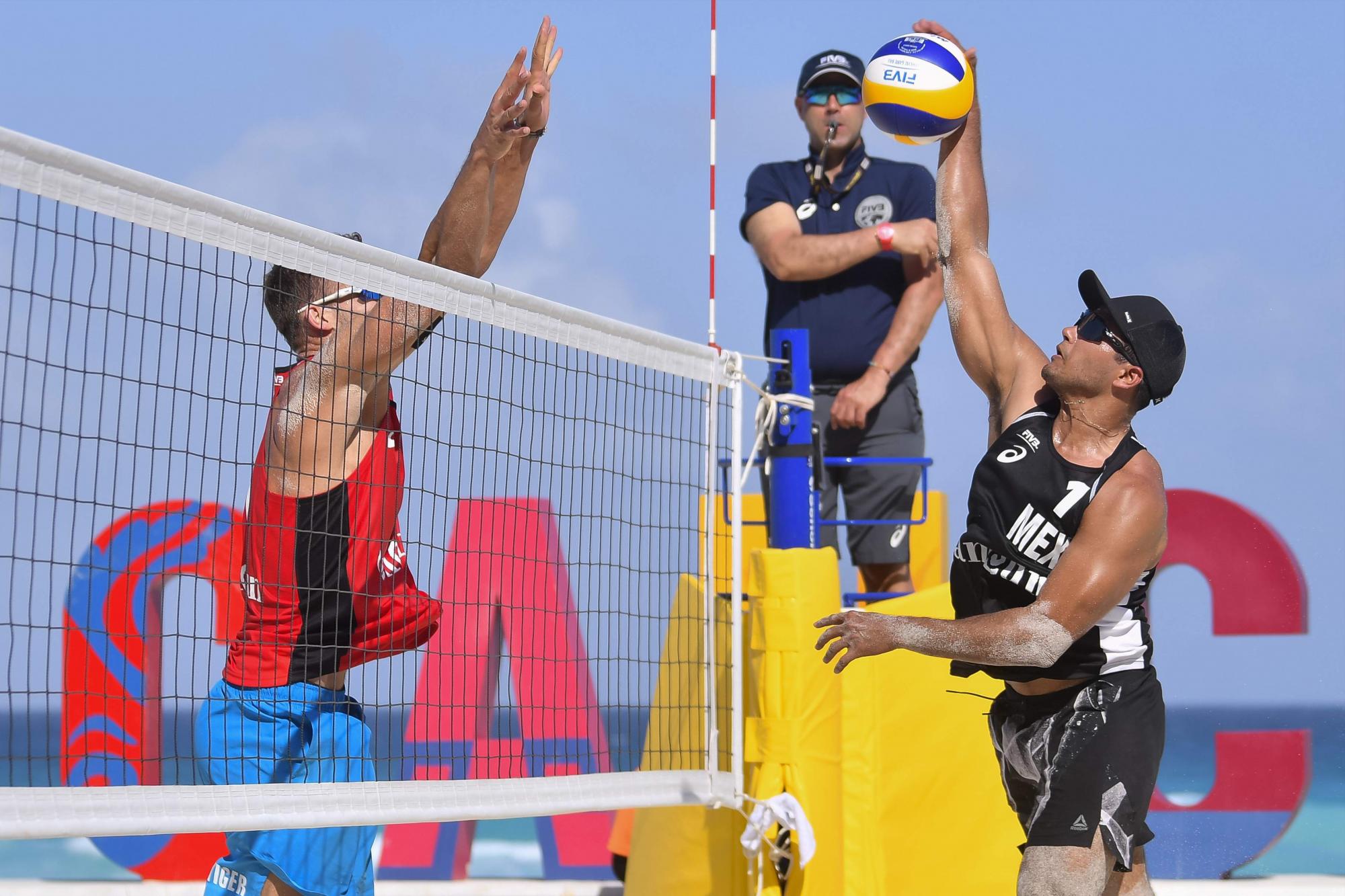 $!Mexicanos arrancan con derrotas el Tour Mundial de Voleibol de Playa en Cancún
