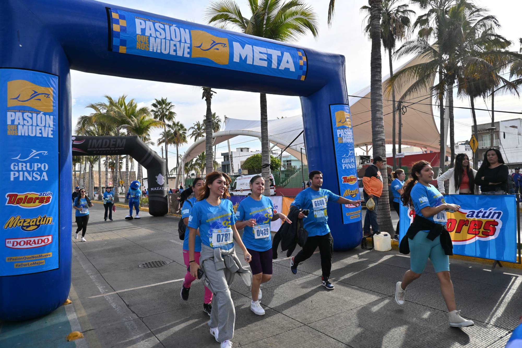 $!Tania Luna y Yostin Rendón conquistan carrera contra el cáncer infantil