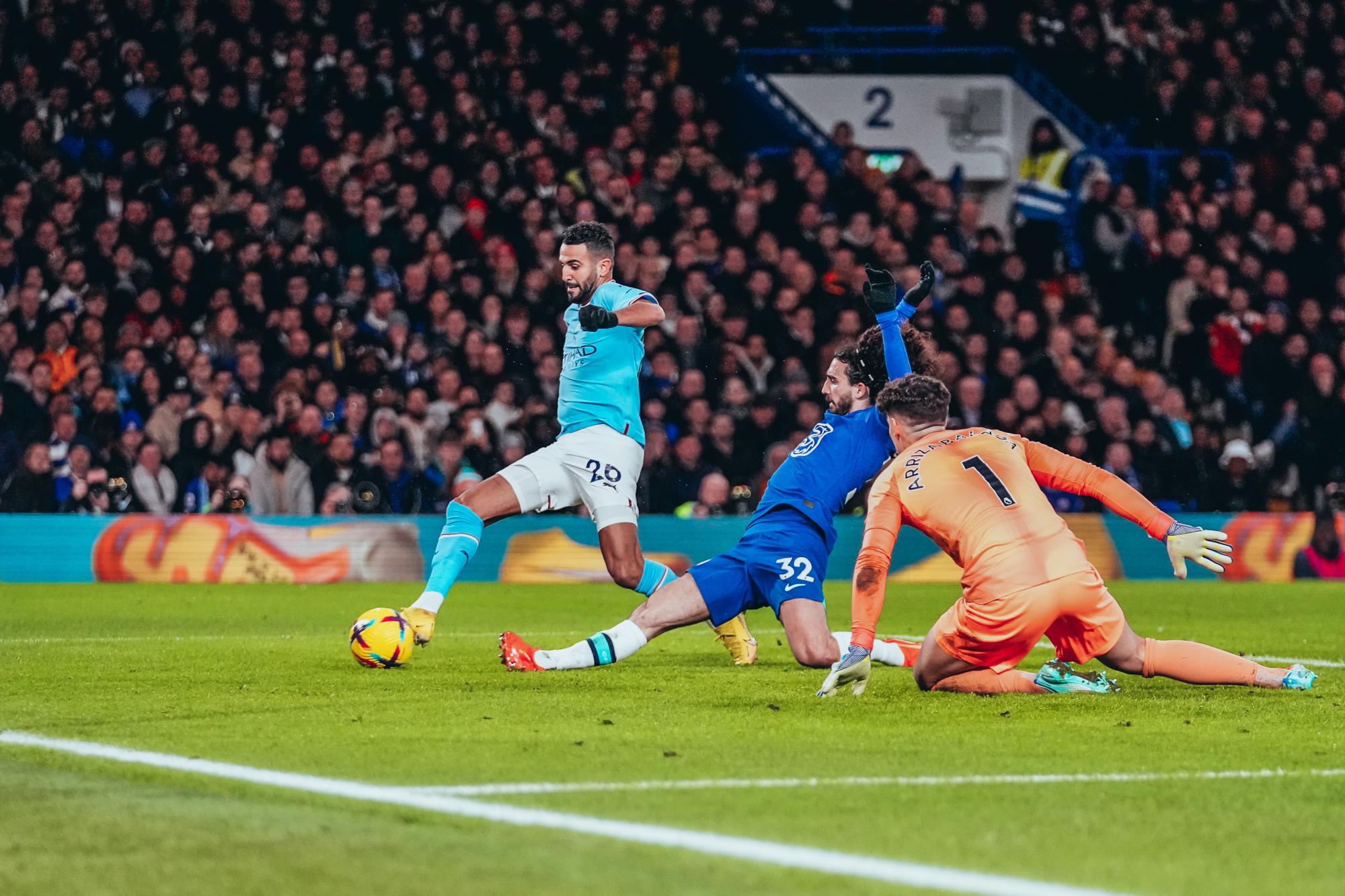 $!Mahrez da triunfo al Manchester City ante Chelsea