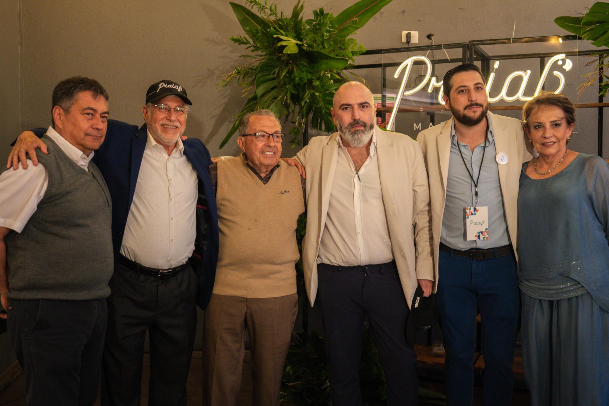 $!Armando Álvarez, Miguel Izaguirre, José E. Carranza, Miguel Izaguirre Castro, Guillermo Izaguirre y Zoila Castro.