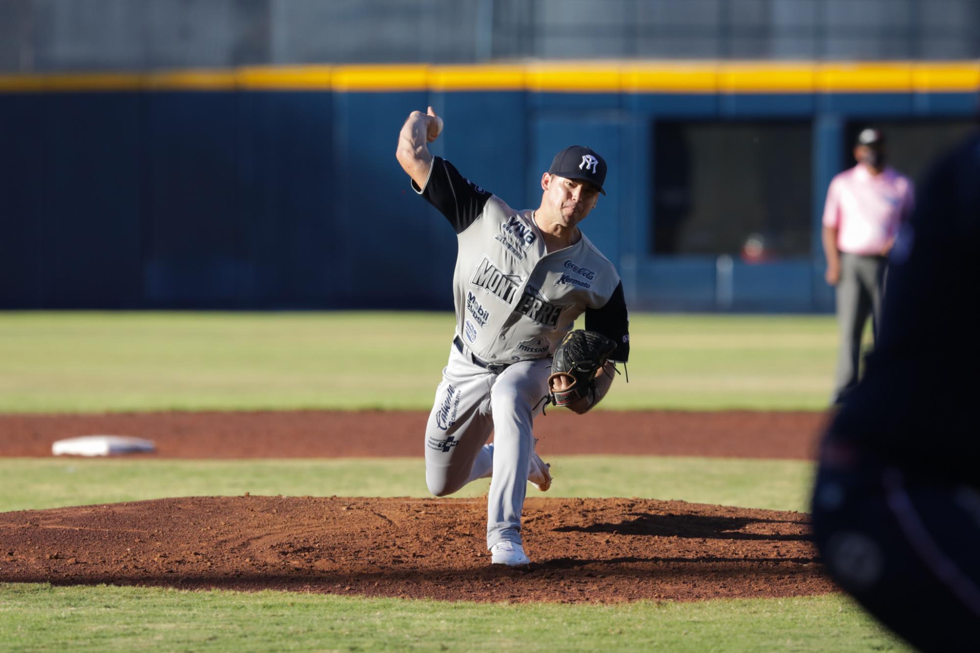 $!Con blanqueada, Sultanes saca la serie del Nido