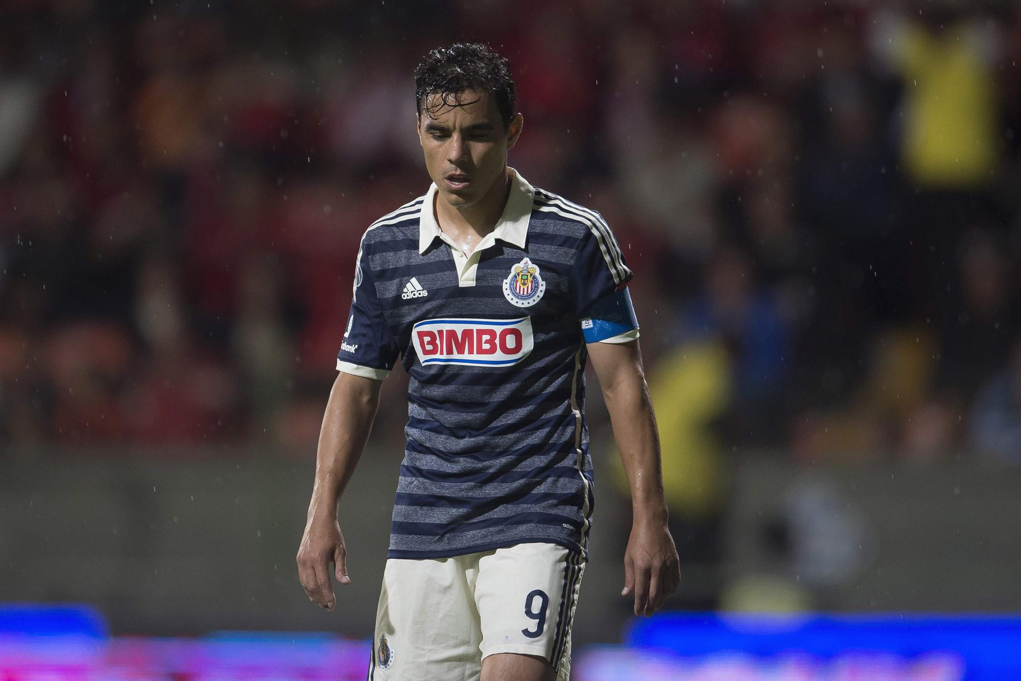 $!Sinaloense Omar Bravo, entre los mejores romperredes de Chivas ante Cruz Azul