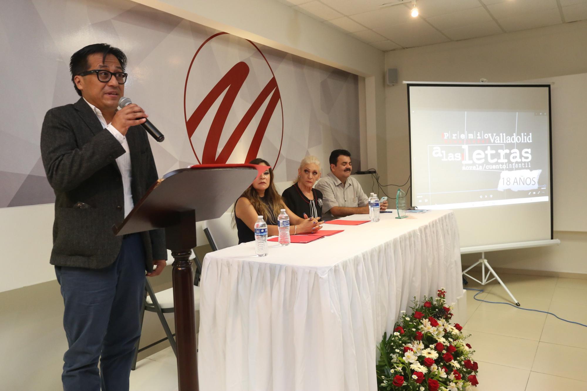 $!El ganador expresó unas palabras en las cuales agradeció la distinción realizada por el Sistema Educativo Valladolid.