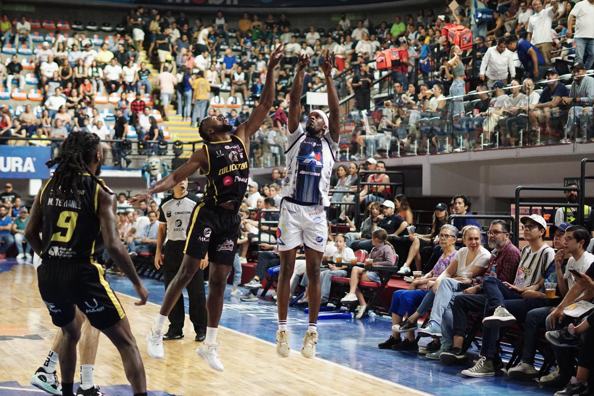 $!Se le escapa a Caballeros el primer juego de semifinales del Cibacopa