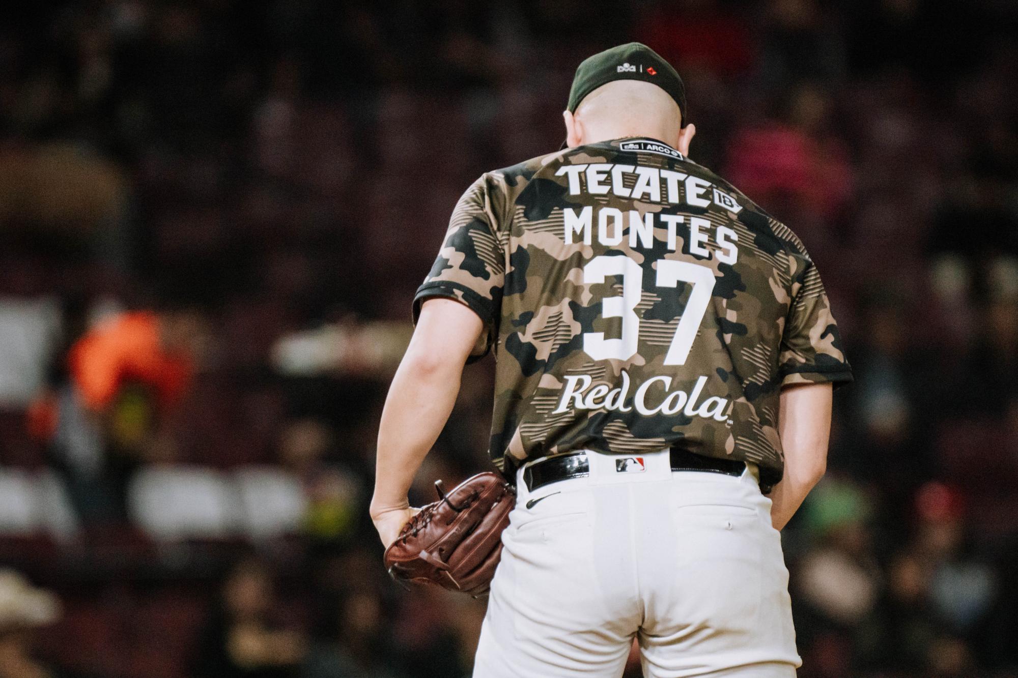 $!Tomateros asegura playoffs con noche explosiva de Andrés Álvarez