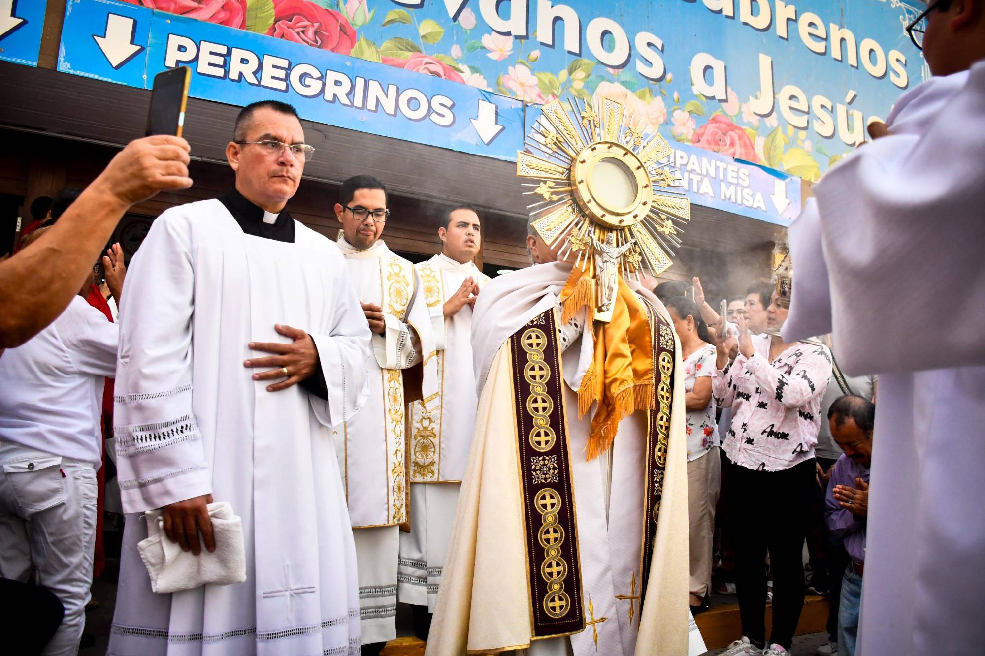 $!Respondamos con esperanza, unidad y fe: Obispo hace un llamado a recobrar la paz y unidad en Culiacán