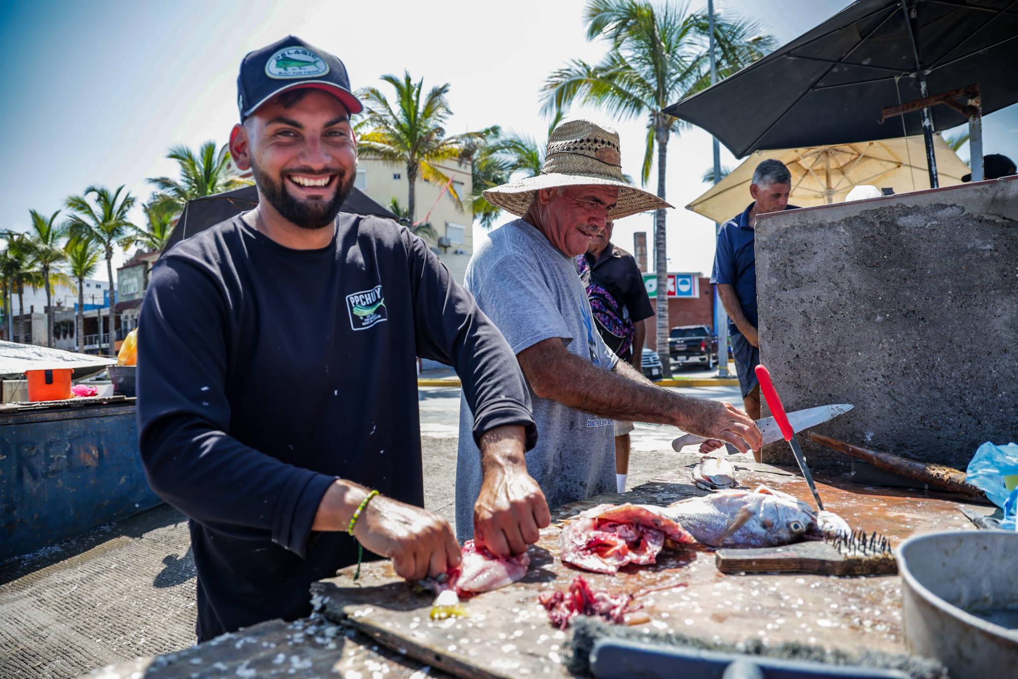 $!Ventas de pescado y marisco en Playa Norte, Mazatlán, en picada por baja afluencia turística