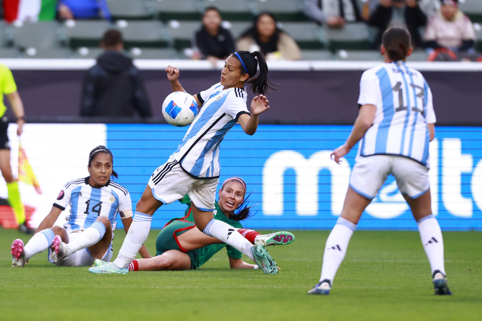 $!México perdona a Argentina y empata en el inicio de la Copa Oro W de Concacaf