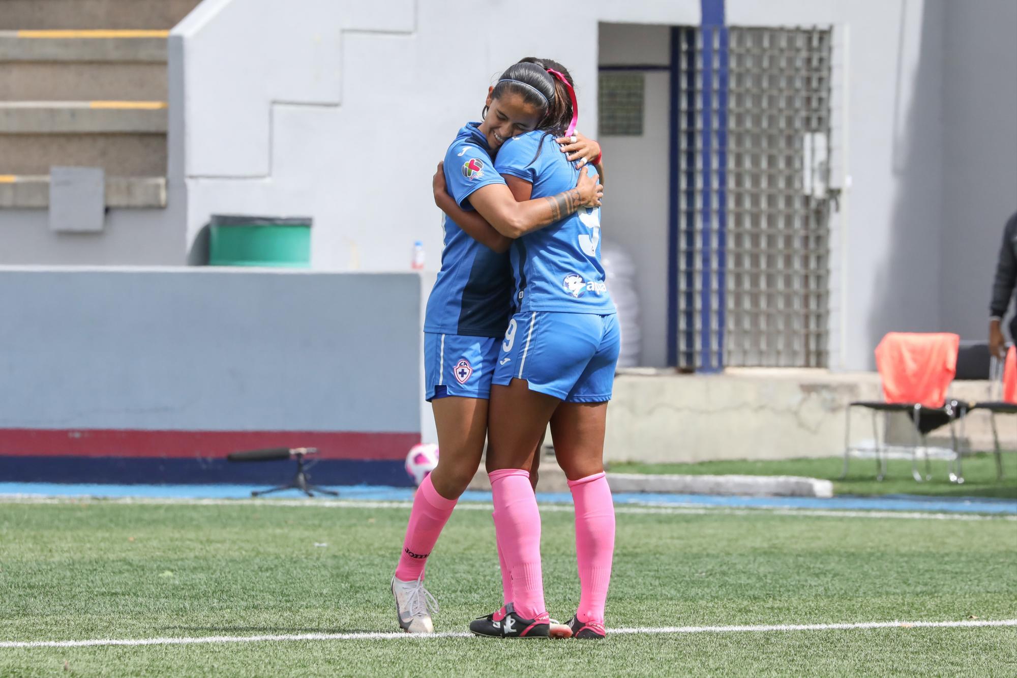 $!Cañoneras no pueden ante Cruz Azul en su visita a La Noria