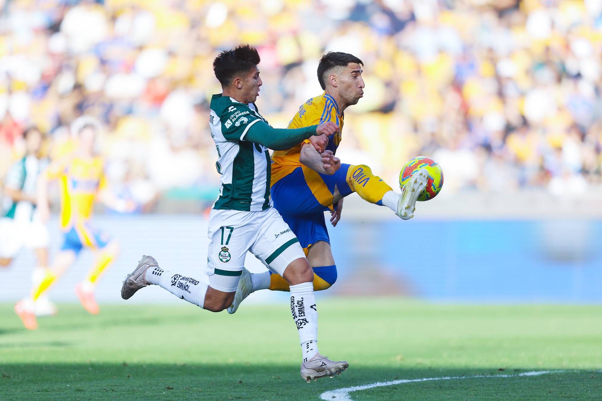 $!Tigres golea a Santos Laguna y se acerca al liderato en la Liga MX