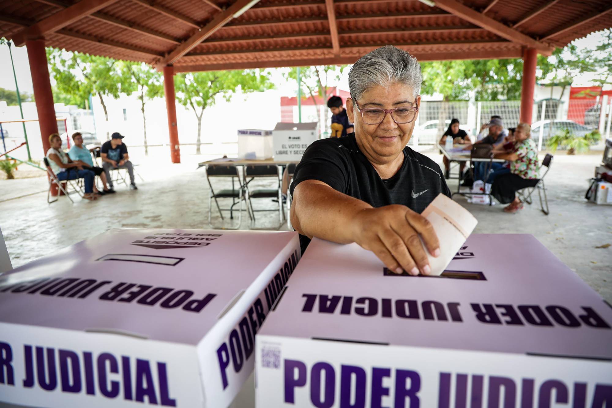 $!‘No está complicado... nomás es grabarse bien los nombres’, dicen votantes en Elección Judicial