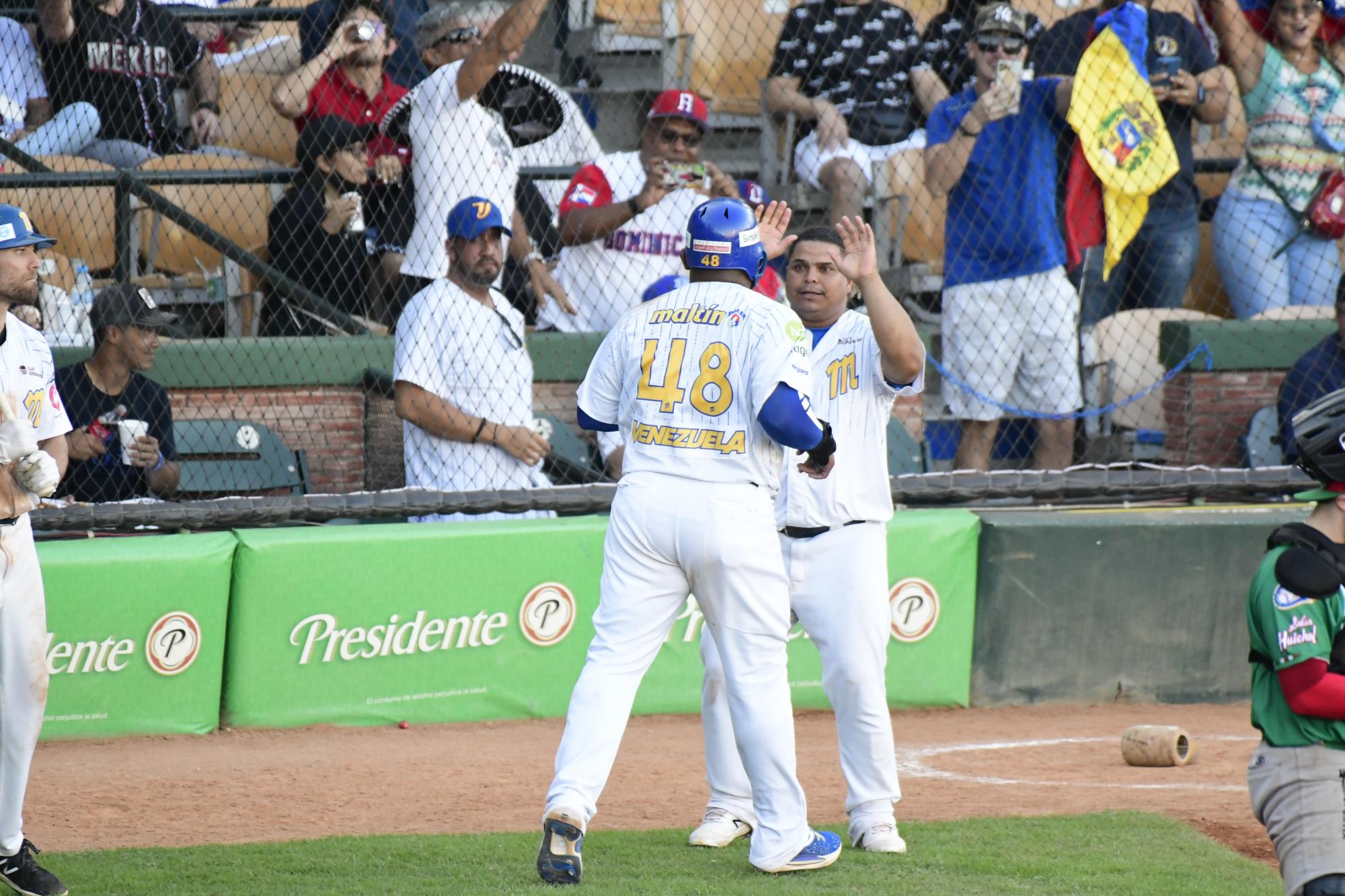 $!México es blanqueado 5-0 por Venezuela en la Serie del Caribe