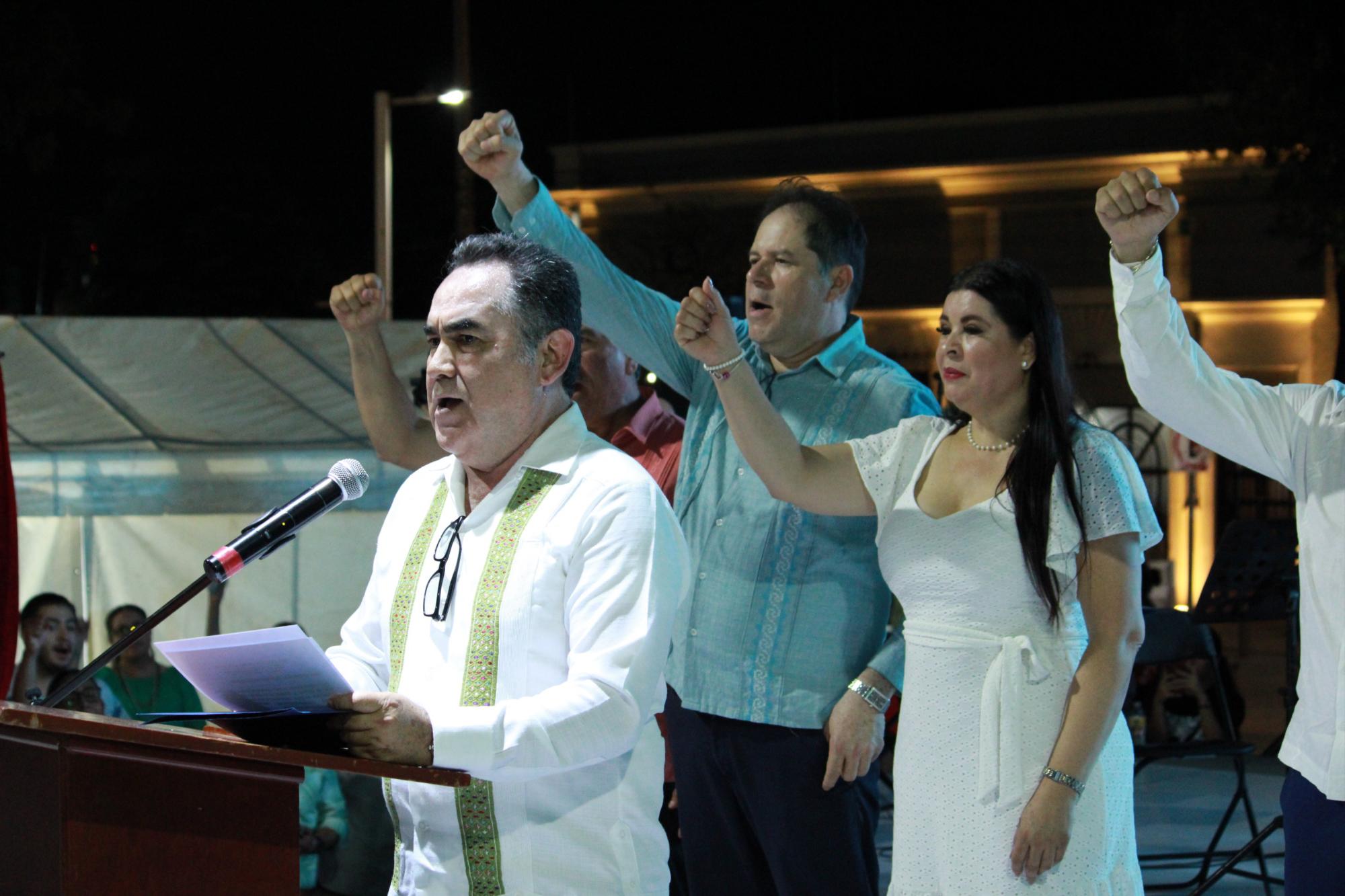 $!El rector de la UAS, Jesús Madueña Molina, durante la ceremonia.