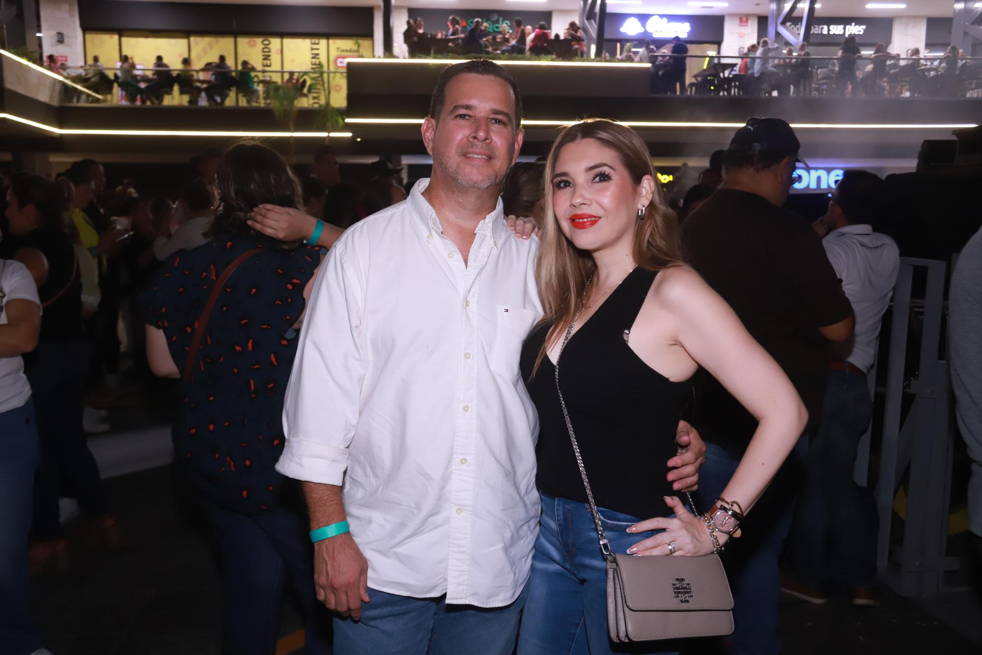 $!Pablo Sarre y Lizetthe Salas.