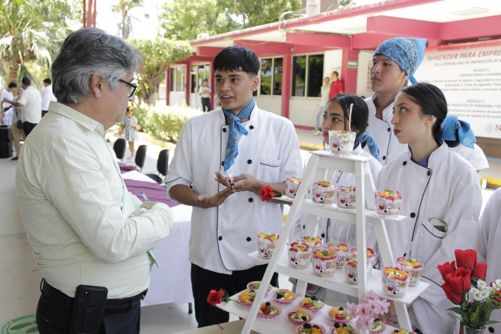 $!Muestran estudiantes del CBTIS 51 el proyecto Aprenden para emprender