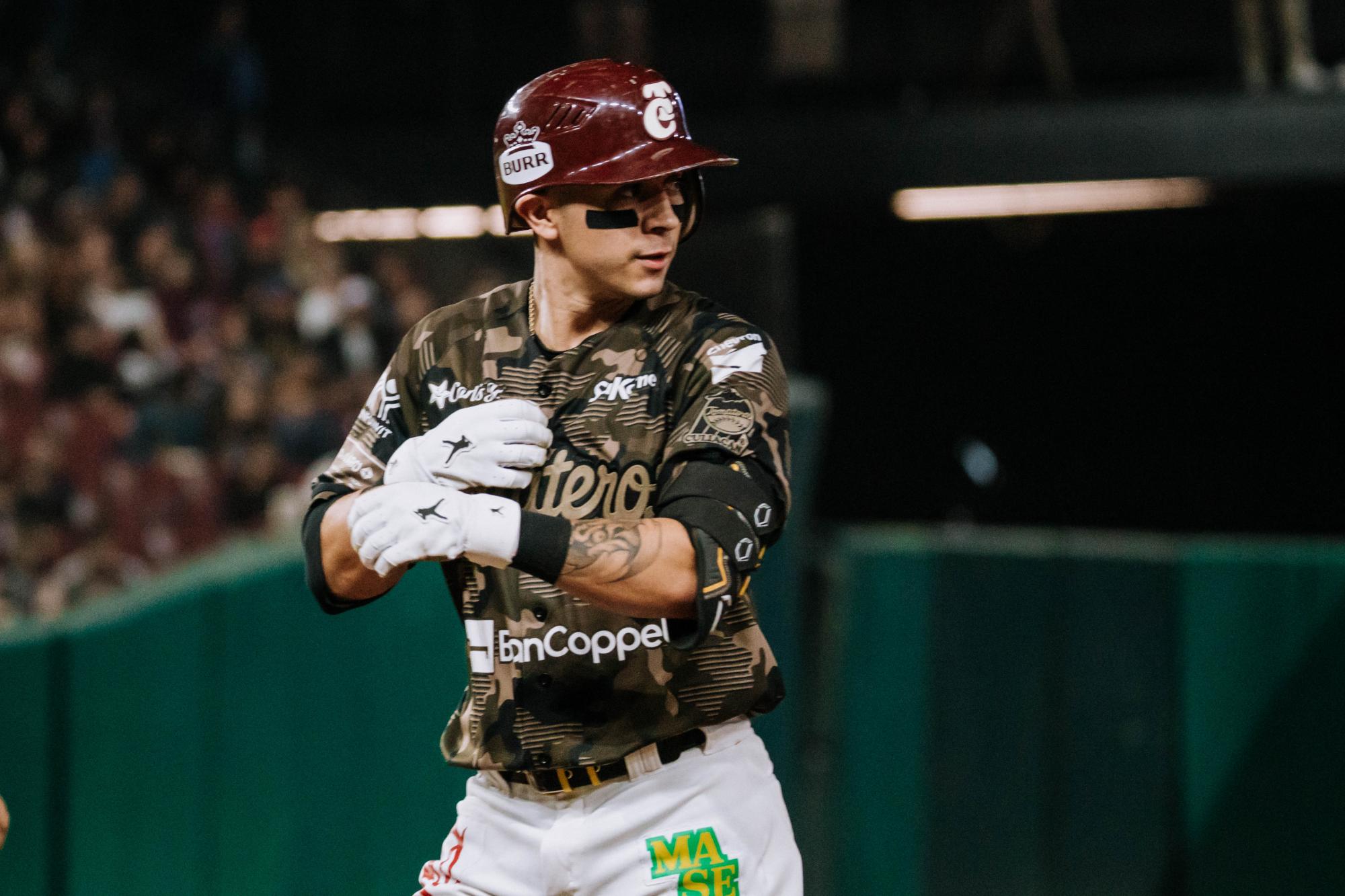 $!Tomateros asegura playoffs con noche explosiva de Andrés Álvarez