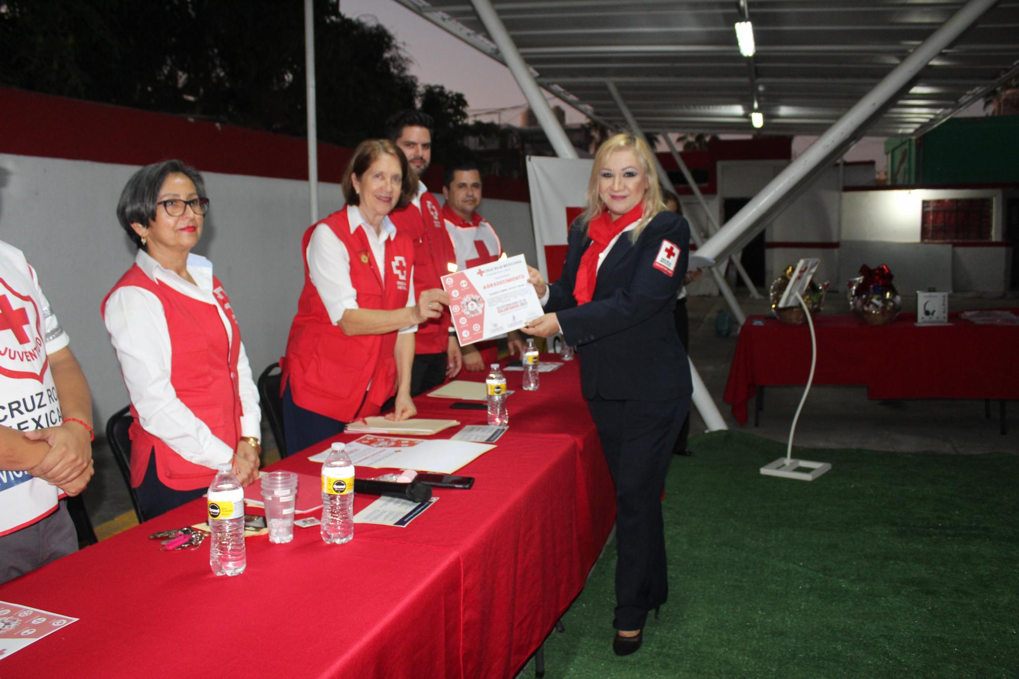$!Cruz Roja Mazatlán entrega reconocimientos a voluntarios