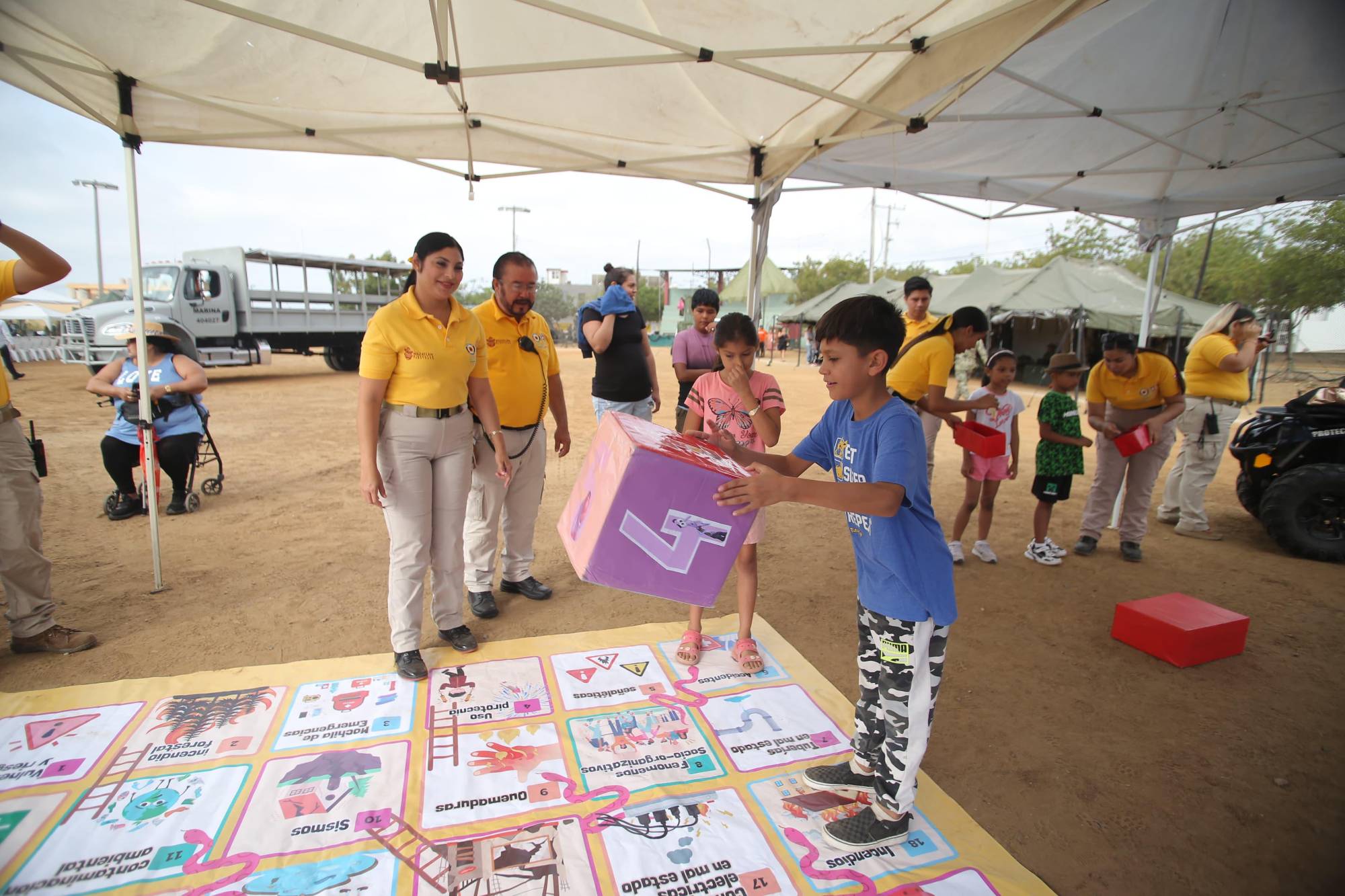 $!Realizan la Gran Feria por la Paz de los Niños en el campo El Chaflán, en Mazatlán