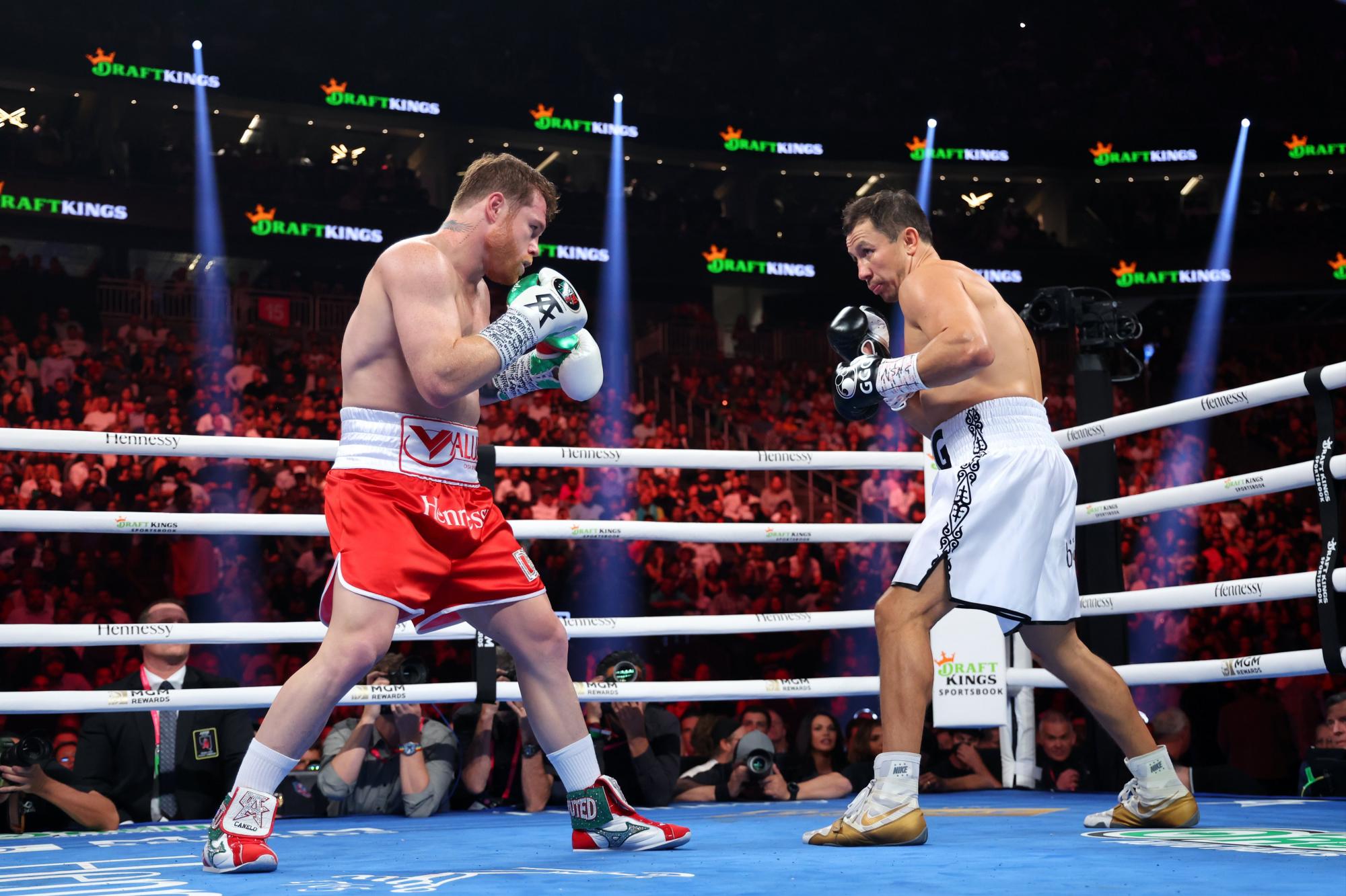 $!Canelo Álvarez gana por decisión unánime a un inofensivo Golovkin