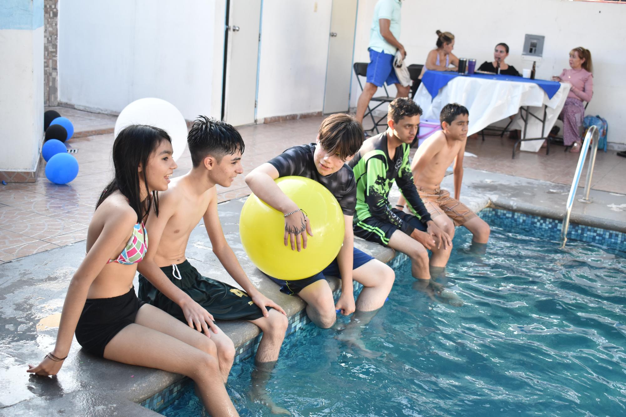 $!Una tarde refrescante disfrutaron durante la celebración.