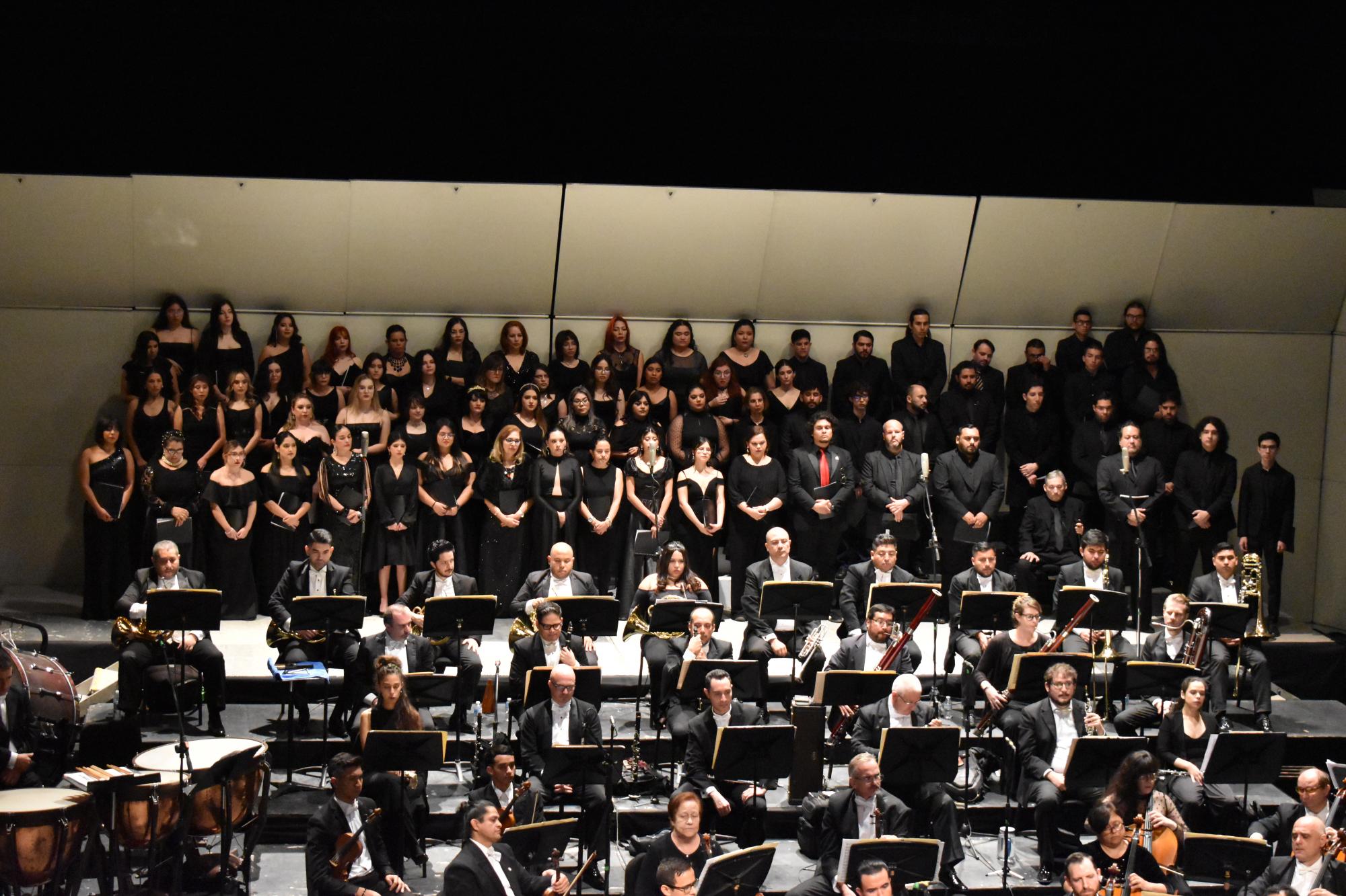 $!Música y voces se unieron en este concierto.