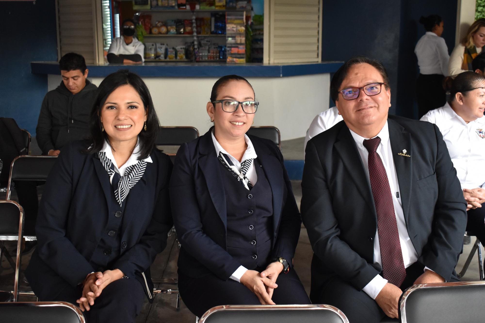 $!Lorena Rivera, Denisse López y Carlos Sánchez.