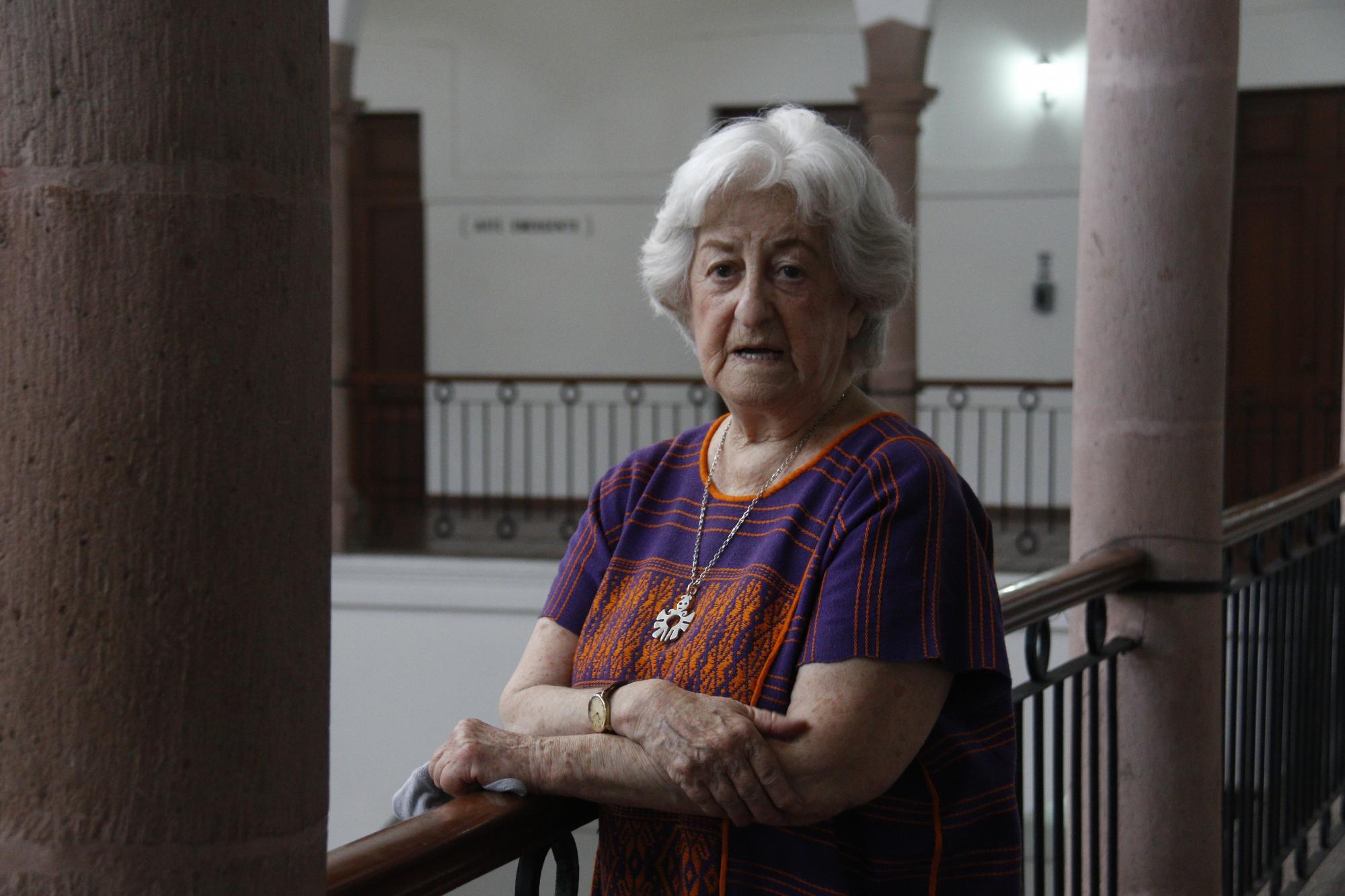 $!Miriam H. Curadora masin.