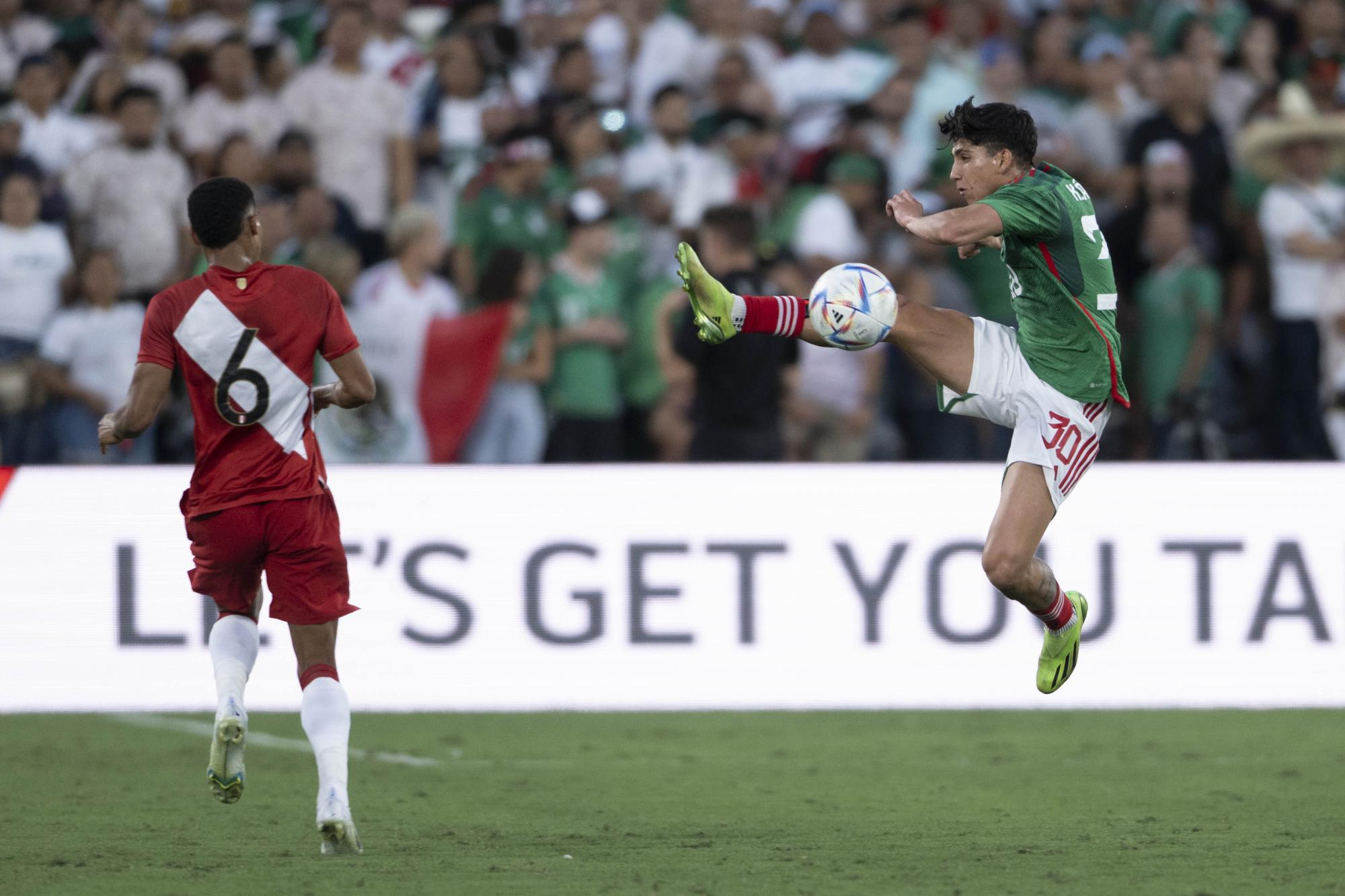 $!‘Chucky’ Lozano salvó de la catástrofe a la Selección Mexicana