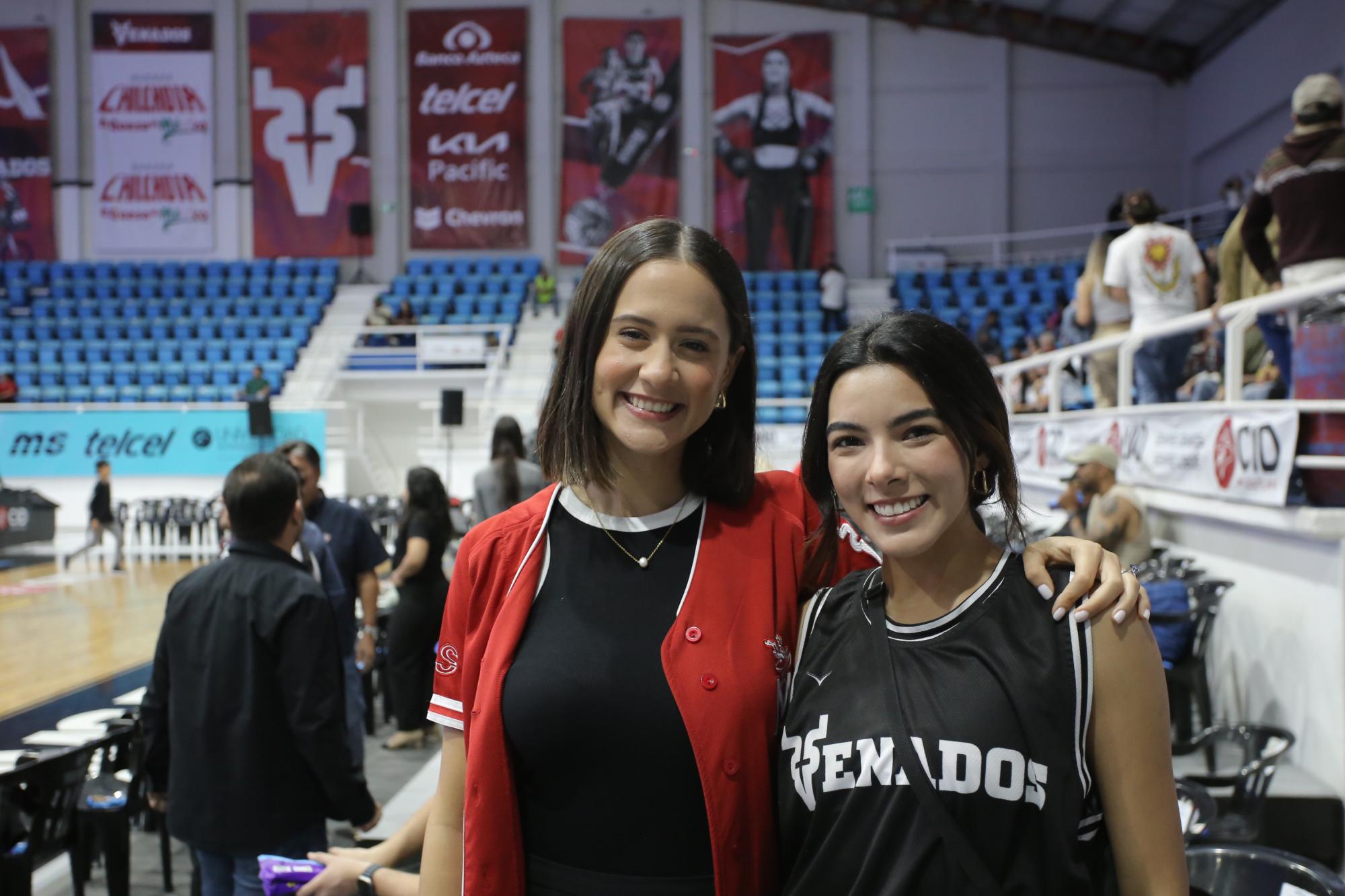 $!Marina López y Whitney Ortega.