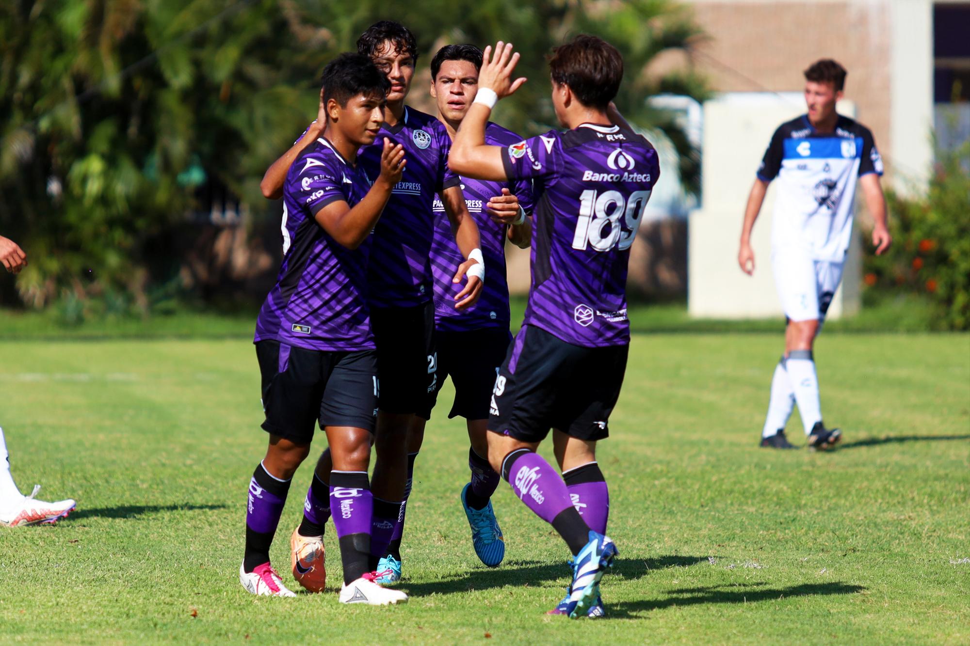 $!Juveniles del Mazatlán tienen festejo redondo ante Gallos