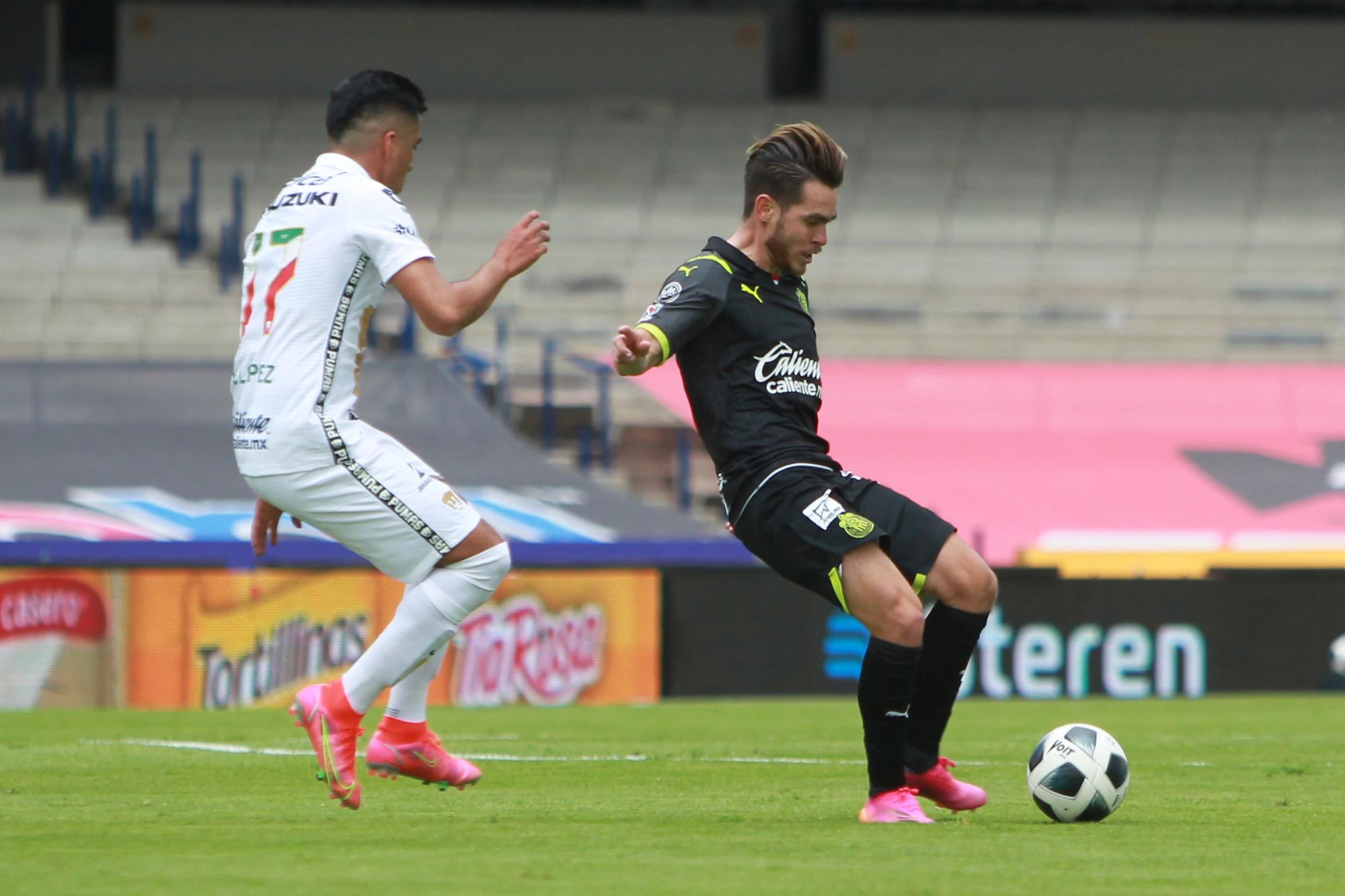 $!Pumas y Chivas decepcionan al empatar sin goles