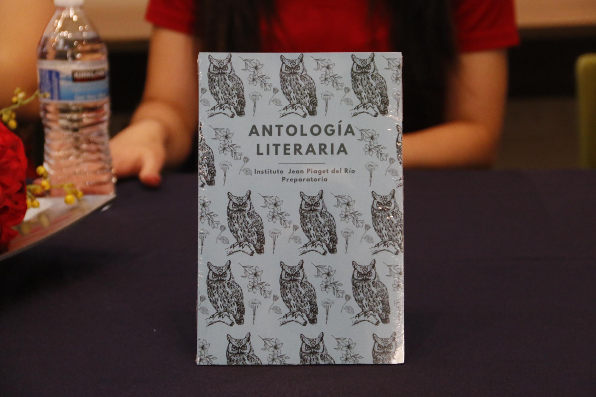 $!Portada del libro.