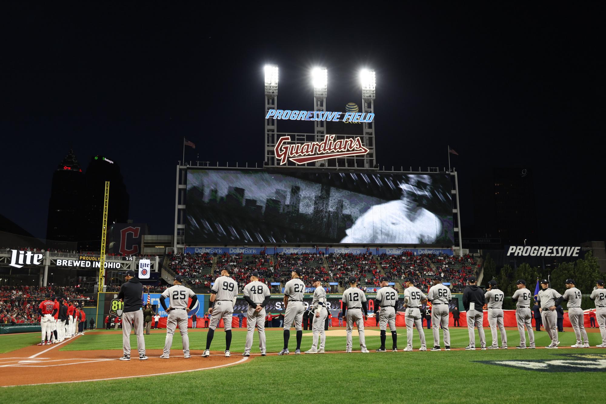 $!Hit de oro de González deja tendido a Yanquis y pone a Guardianes a un paso de la Serie de Campeonato