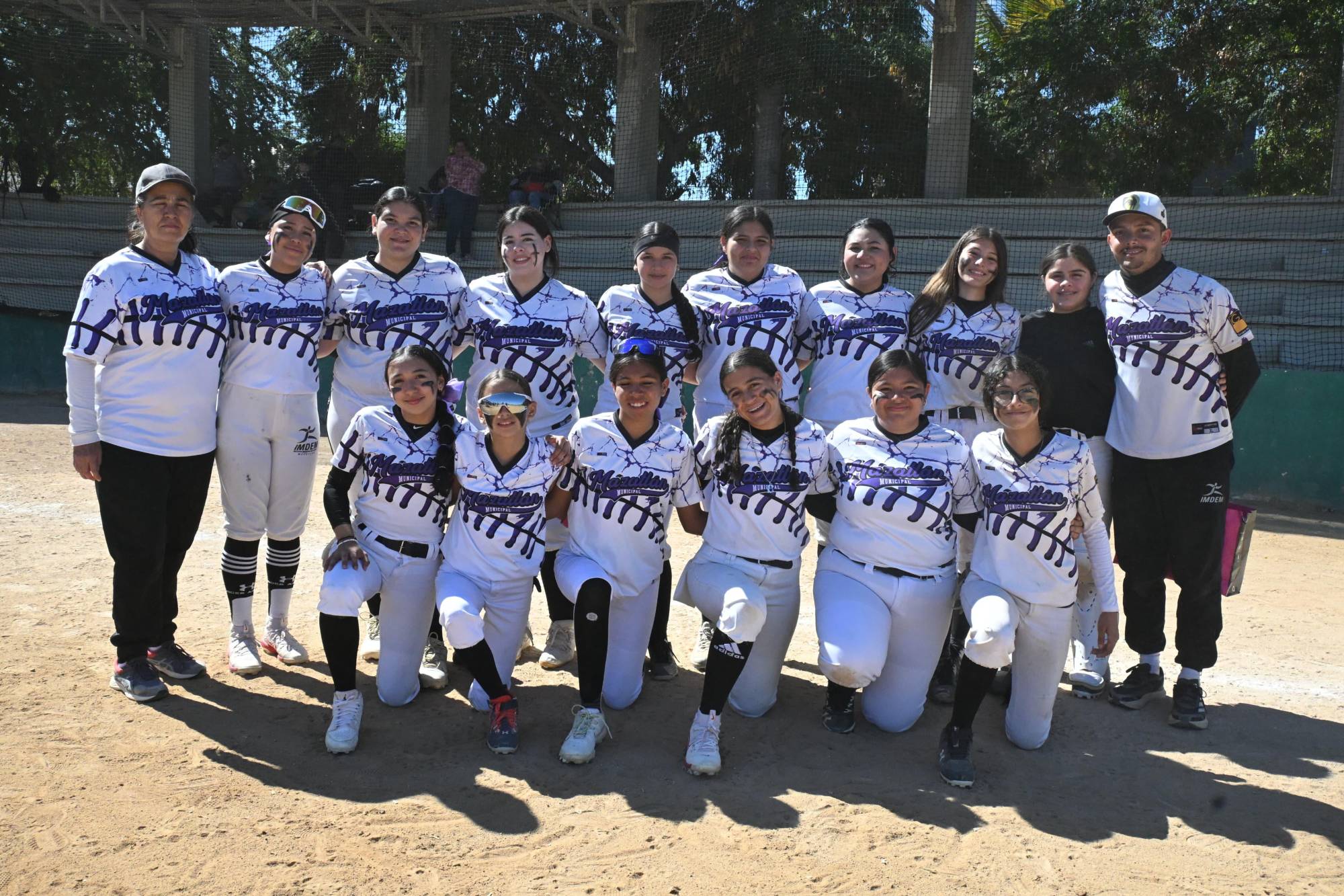 $!Se preparan softbolistas mazatlecas rumbo a la etapa estatal de Juegos Conade
