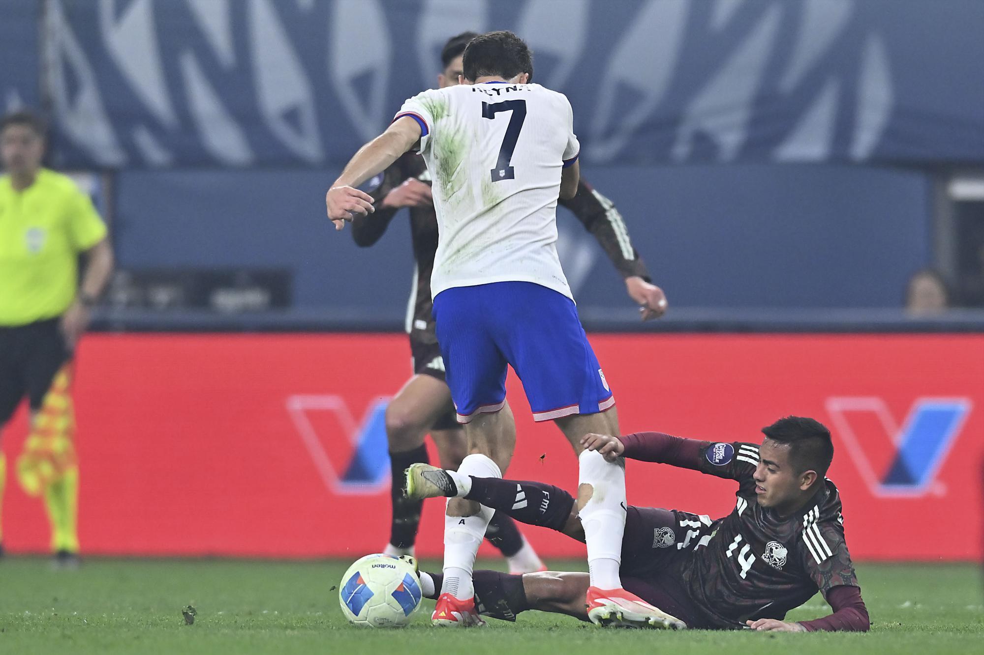 $!¡Sigue la paternidad! México pierde la final de la Nations League ante Estados Unidos