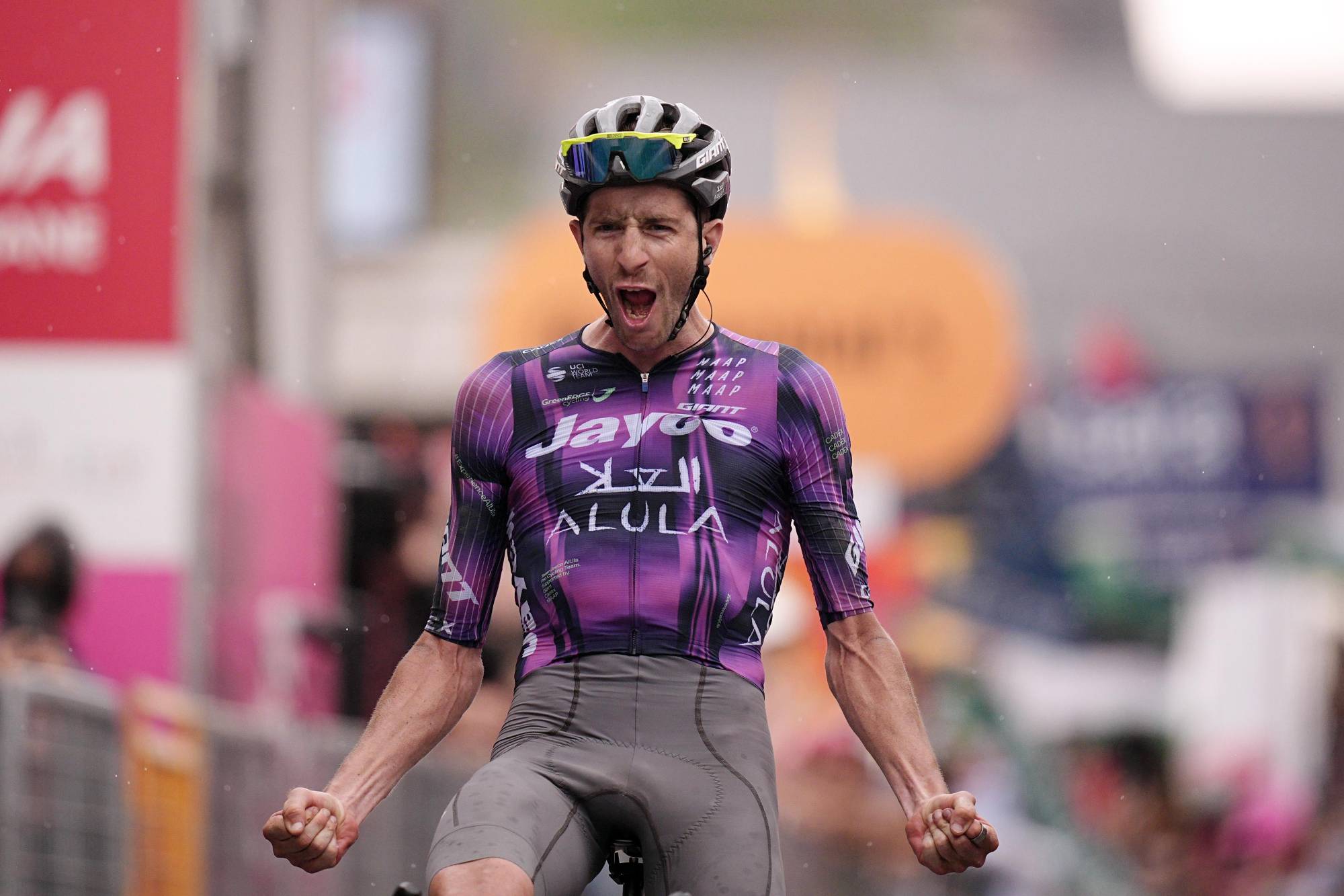 $!Isaac del Toro pierde ante Simon Yates la maglia rosa del Giro de Italia