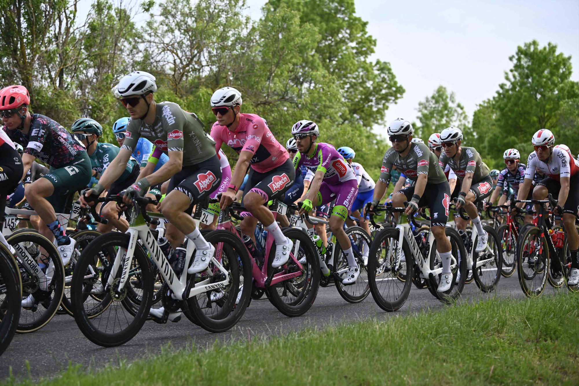 $!Mark Cavendish gana el sprint y agranda su leyenda en el Giro de Italia