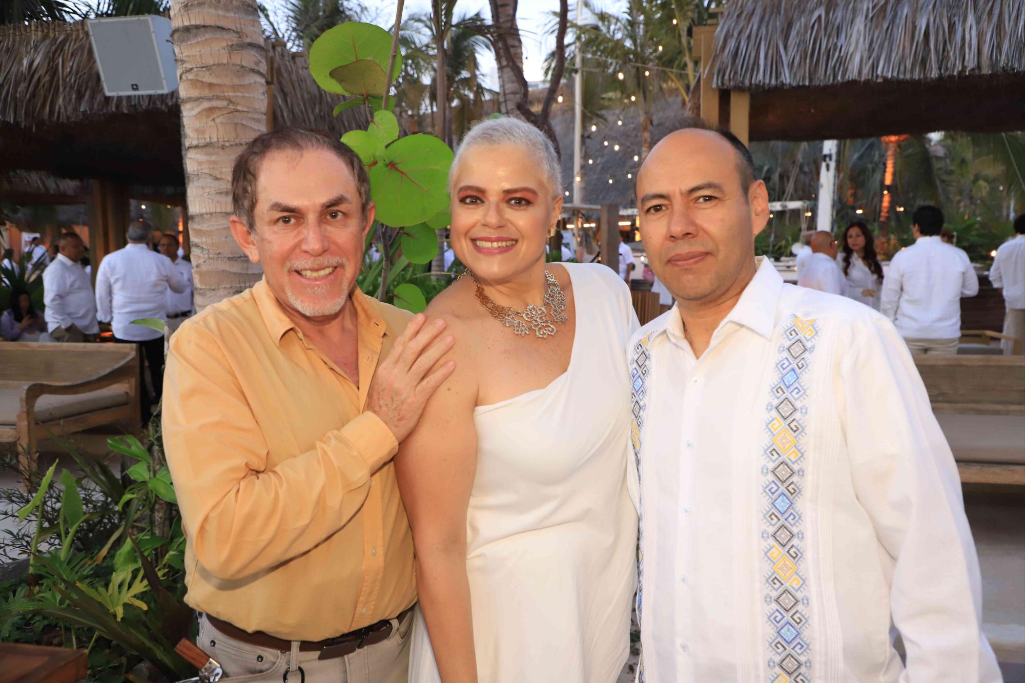 $!Pepe Gámez, Pasy Montero y Carlos Javier Rosales.