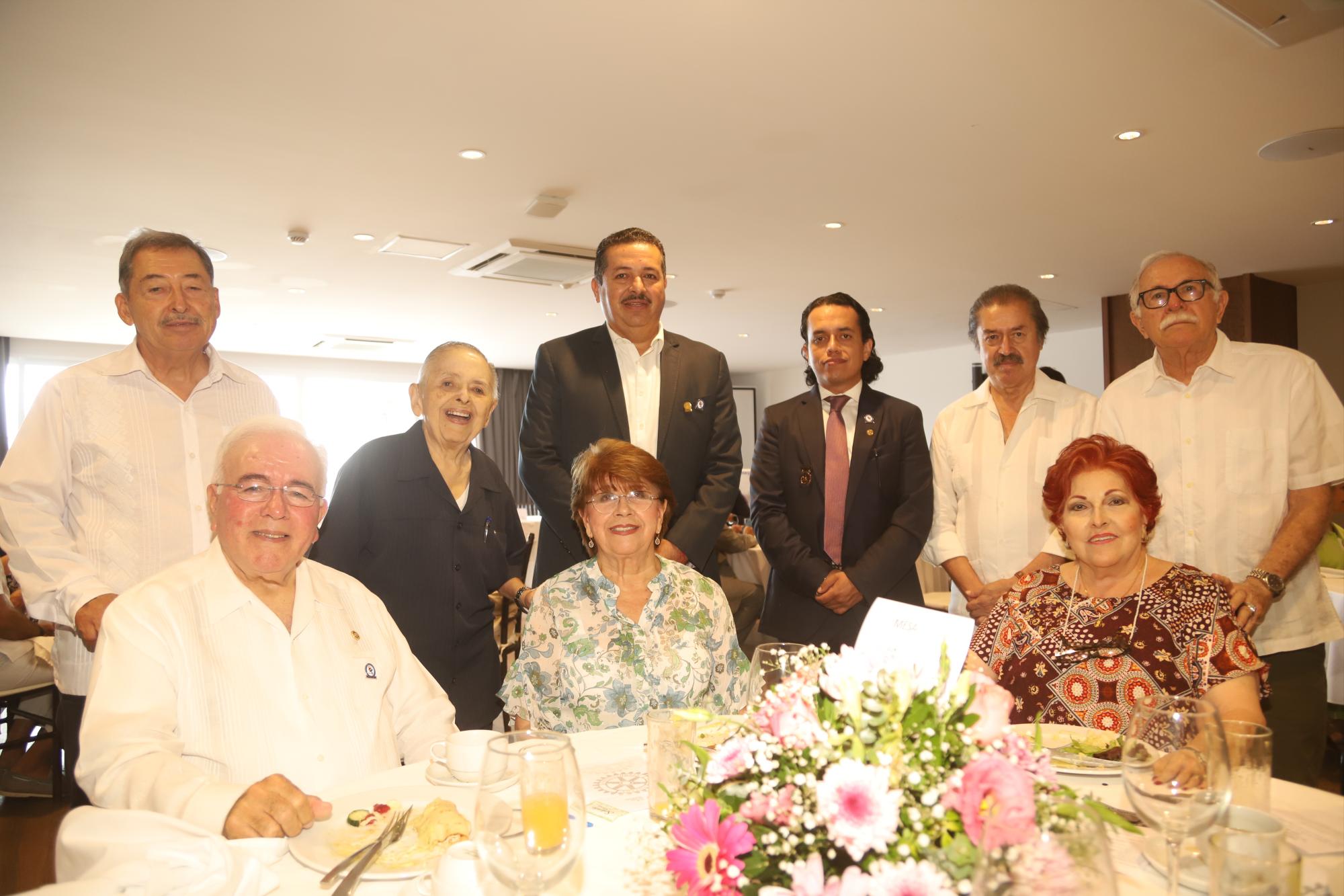 $!José Jiménez, José María Escobar, Óscar Tirado, César Tejeda, Francisco Barbosa, Cástulo Osuna, José Manuel Magallón, Paloma Magallón y Armida de Osuna.