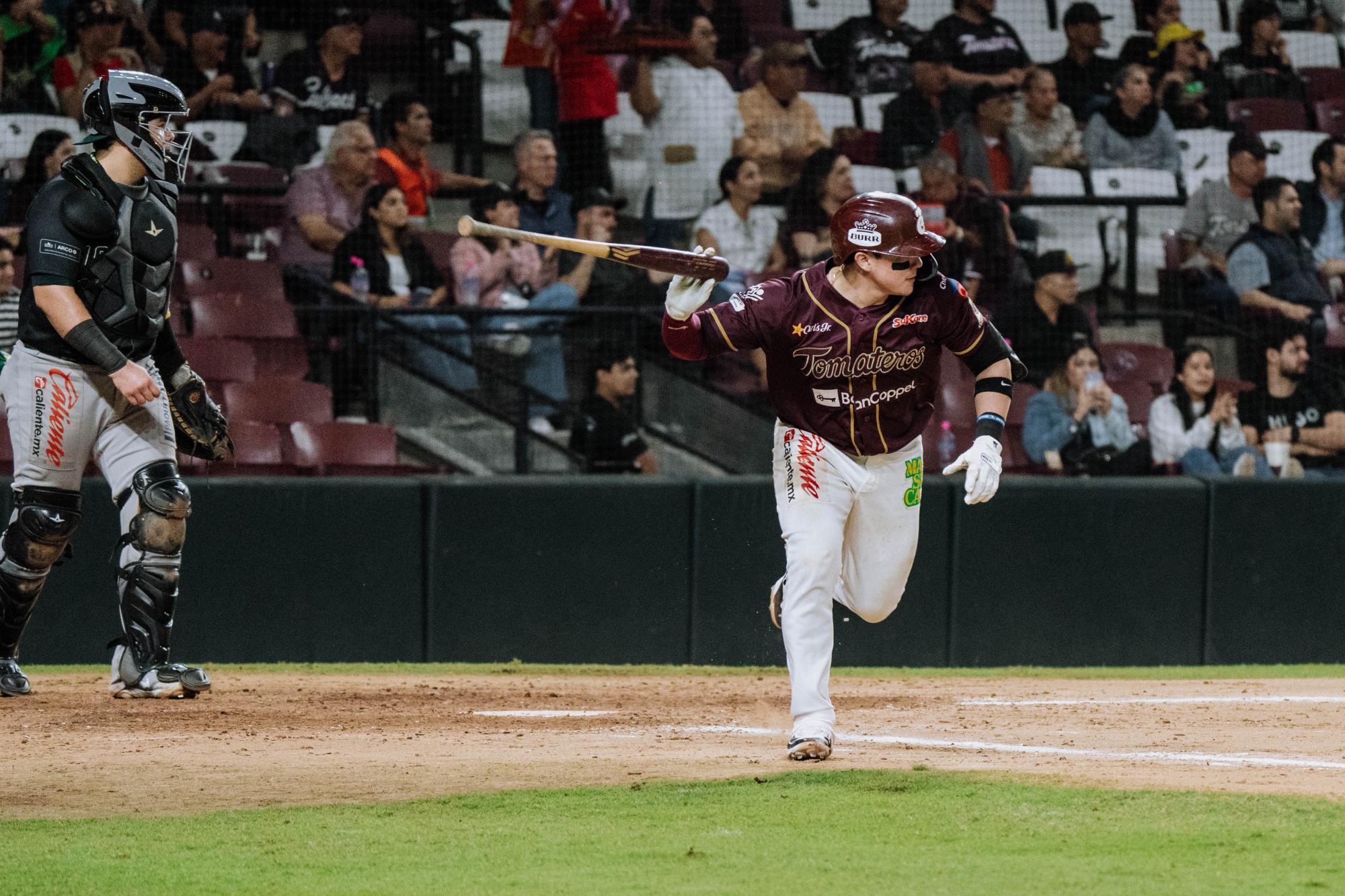 $!Cañeros de Los Mochis apalea a domicilio a Tomateros de Culiacán
