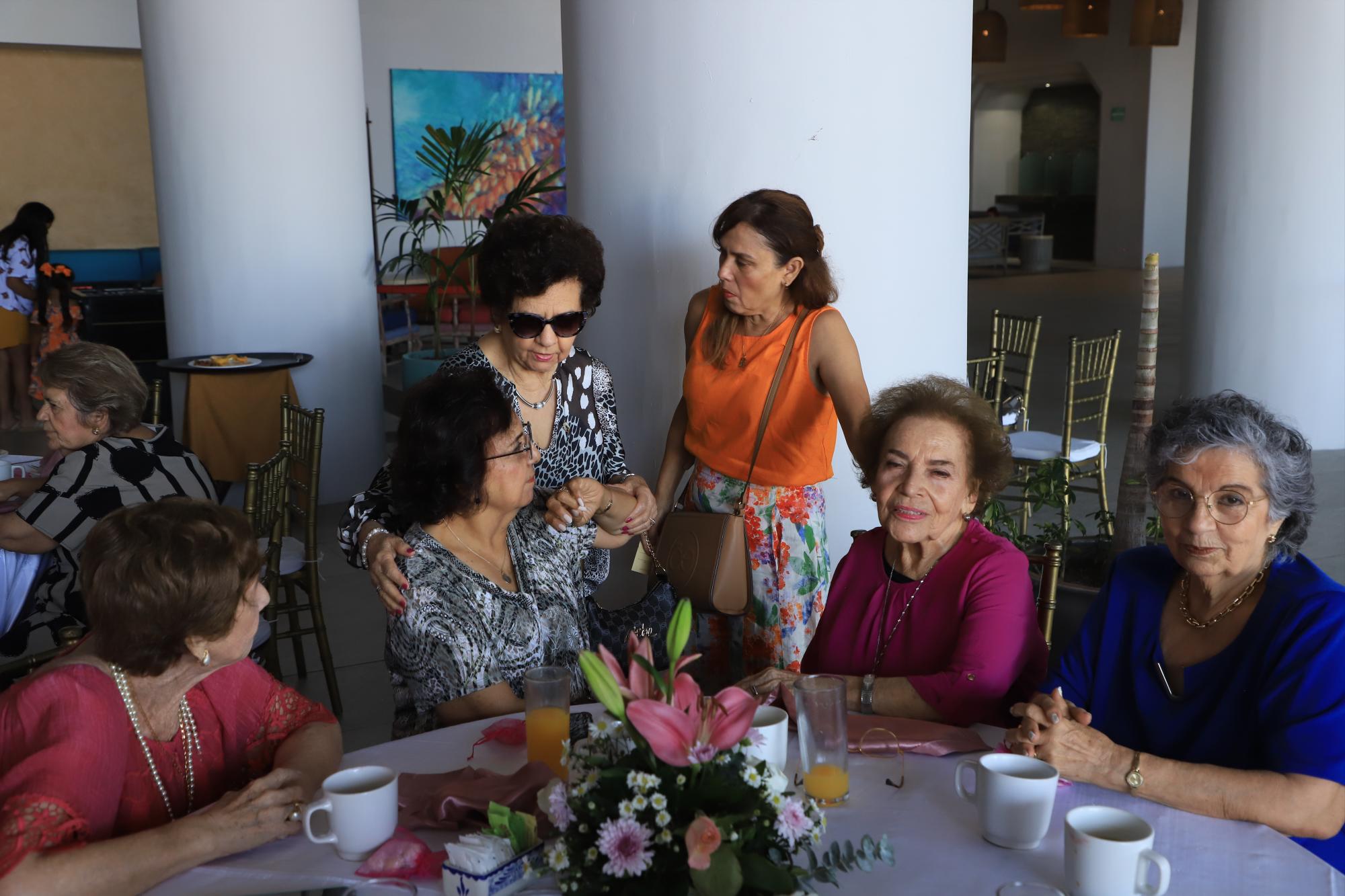 $!Una agradable mañana de convivencia pasaron las damas en el prebebé en honor a Cecilia.