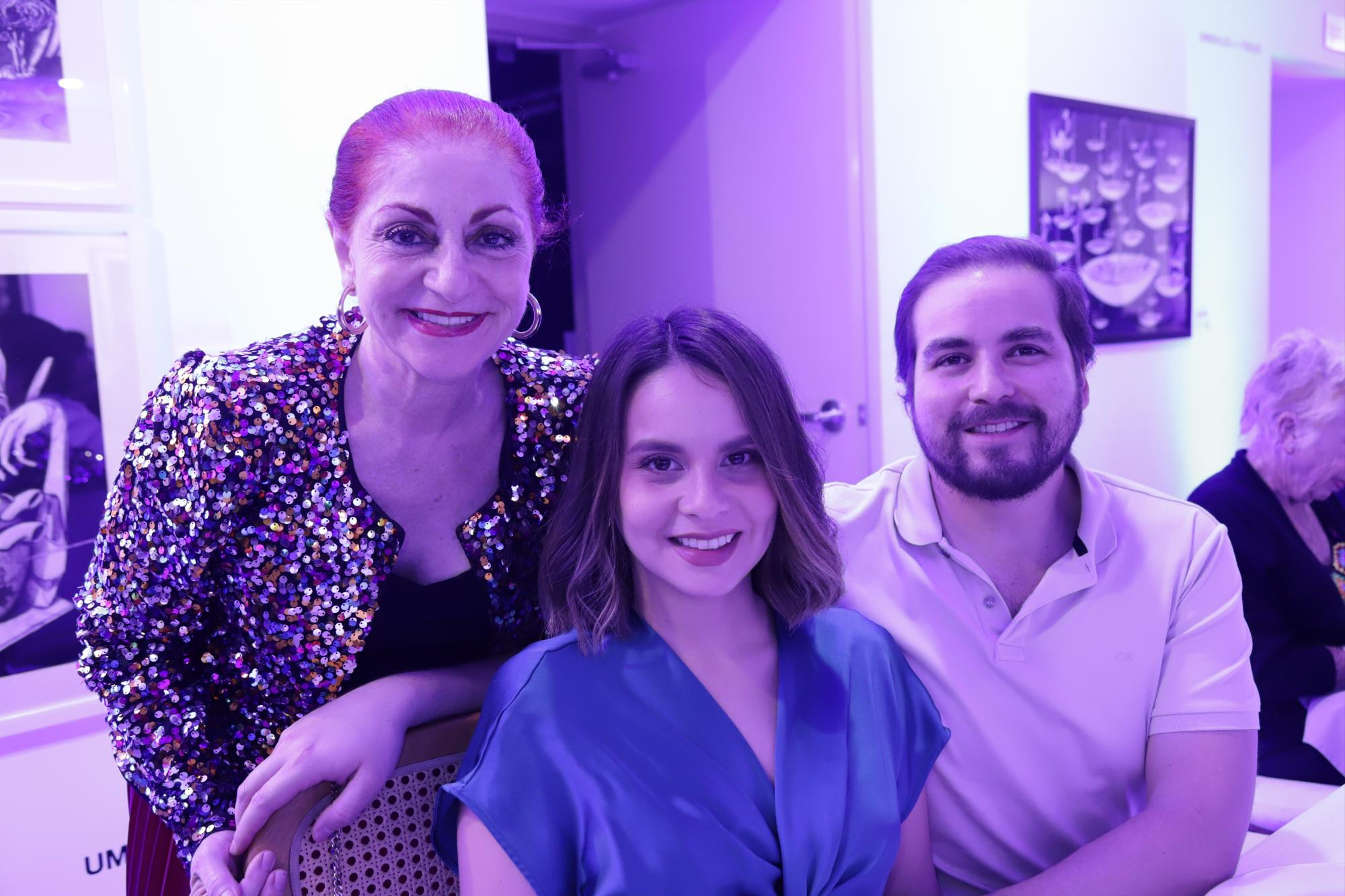 $!Gloria López Gavito, Karen Ibarra y Chevo Olalde.