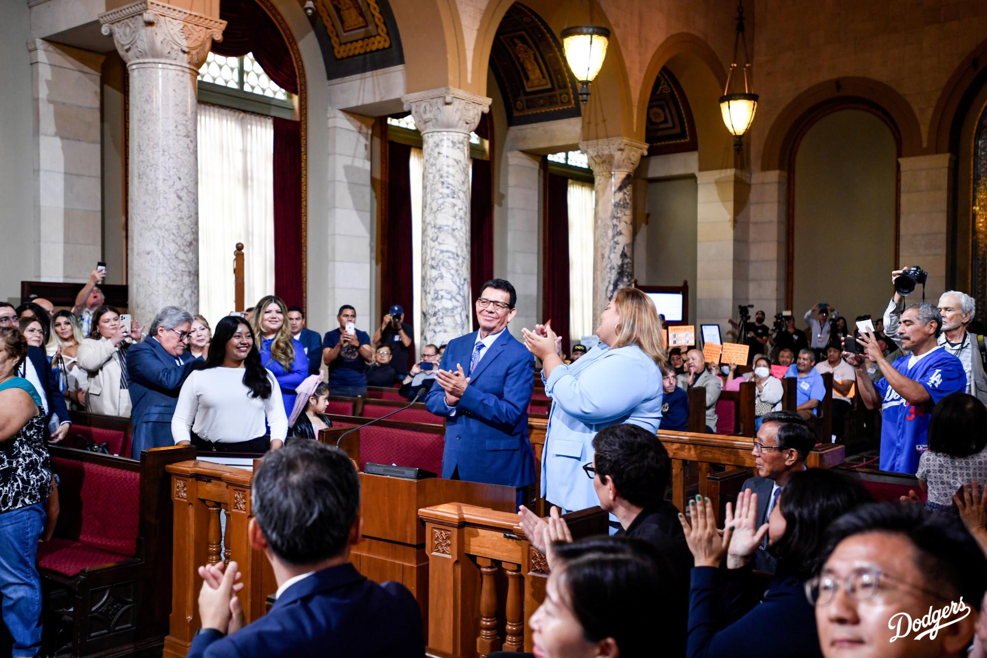 $!Proclaman el 11 de agosto el Día de Fernando Valenzuela en Los Ángeles