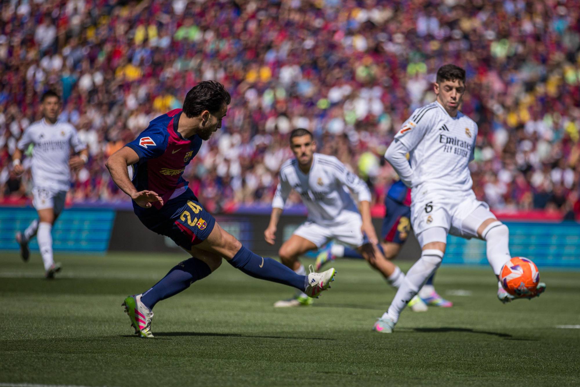 $!El Barça acaricia LaLiga tras ganar otra vez al Real Madrid en el Clásico