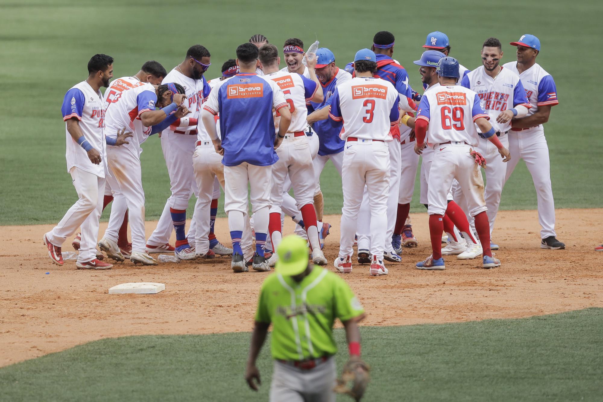 $!Puerto Rico deja en el terreno a Cuba para mantener sus aspiraciones en la Serie del Caribe