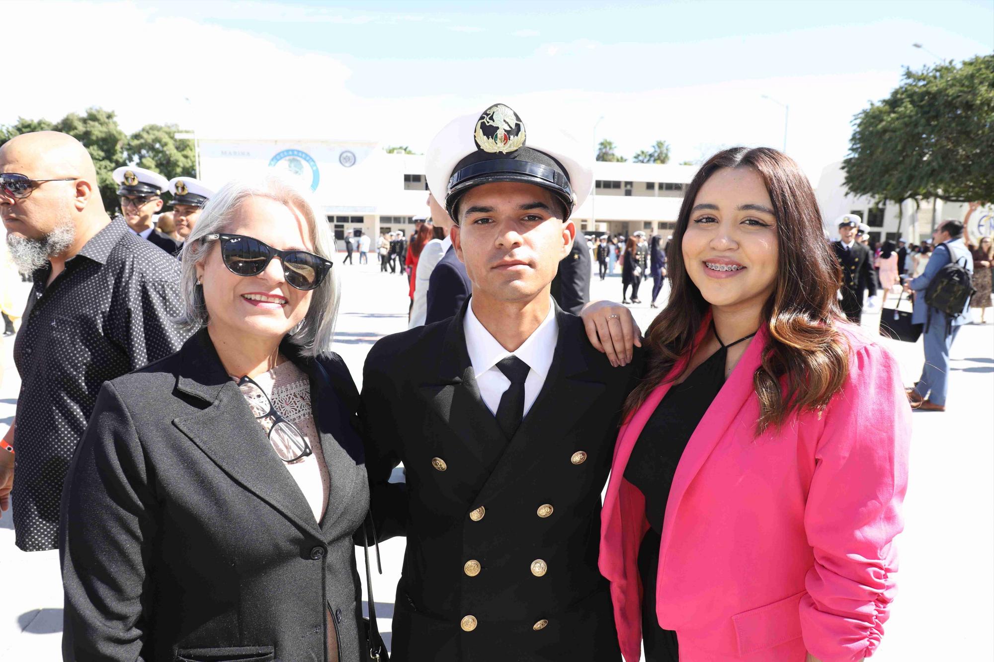 $!Lourdes Iribe, Erick Rendón y Sofía Audelo.