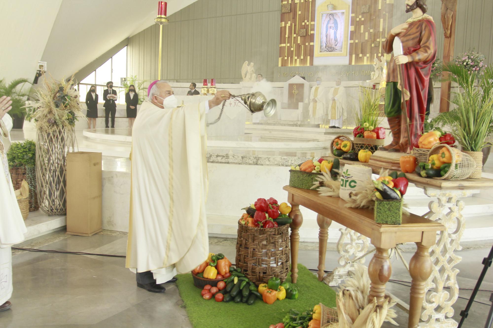 $!Reconoce la Iglesia labor social de los agricultores en Sinaloa