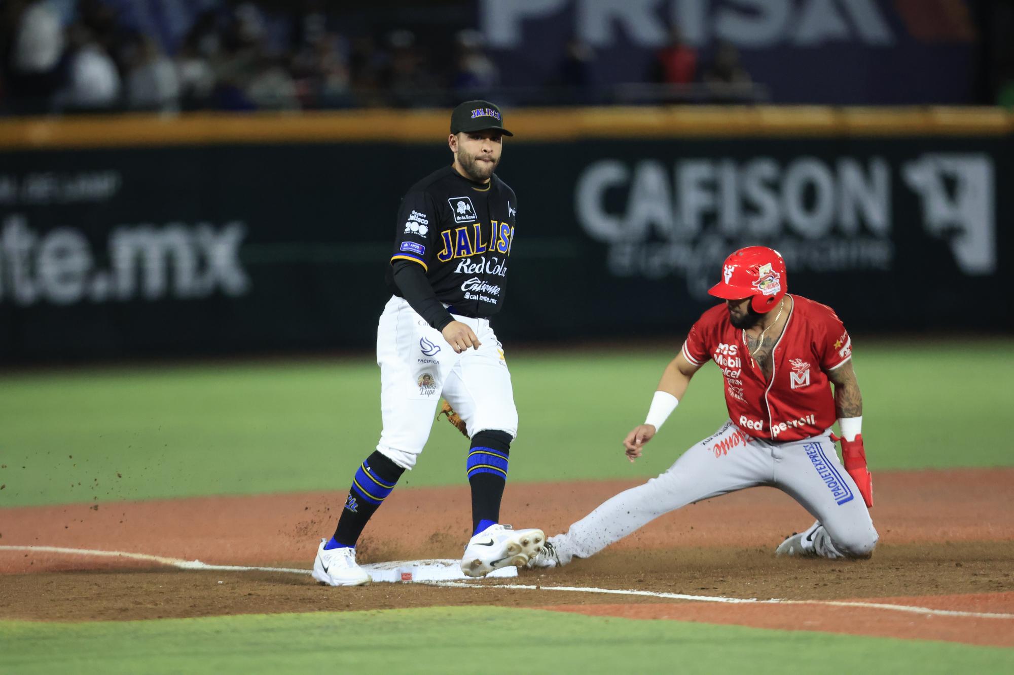 $!Venados de Mazatlán ‘explota’ a la ofensiva y obliga el regreso de la serie al Teodoro Mariscal