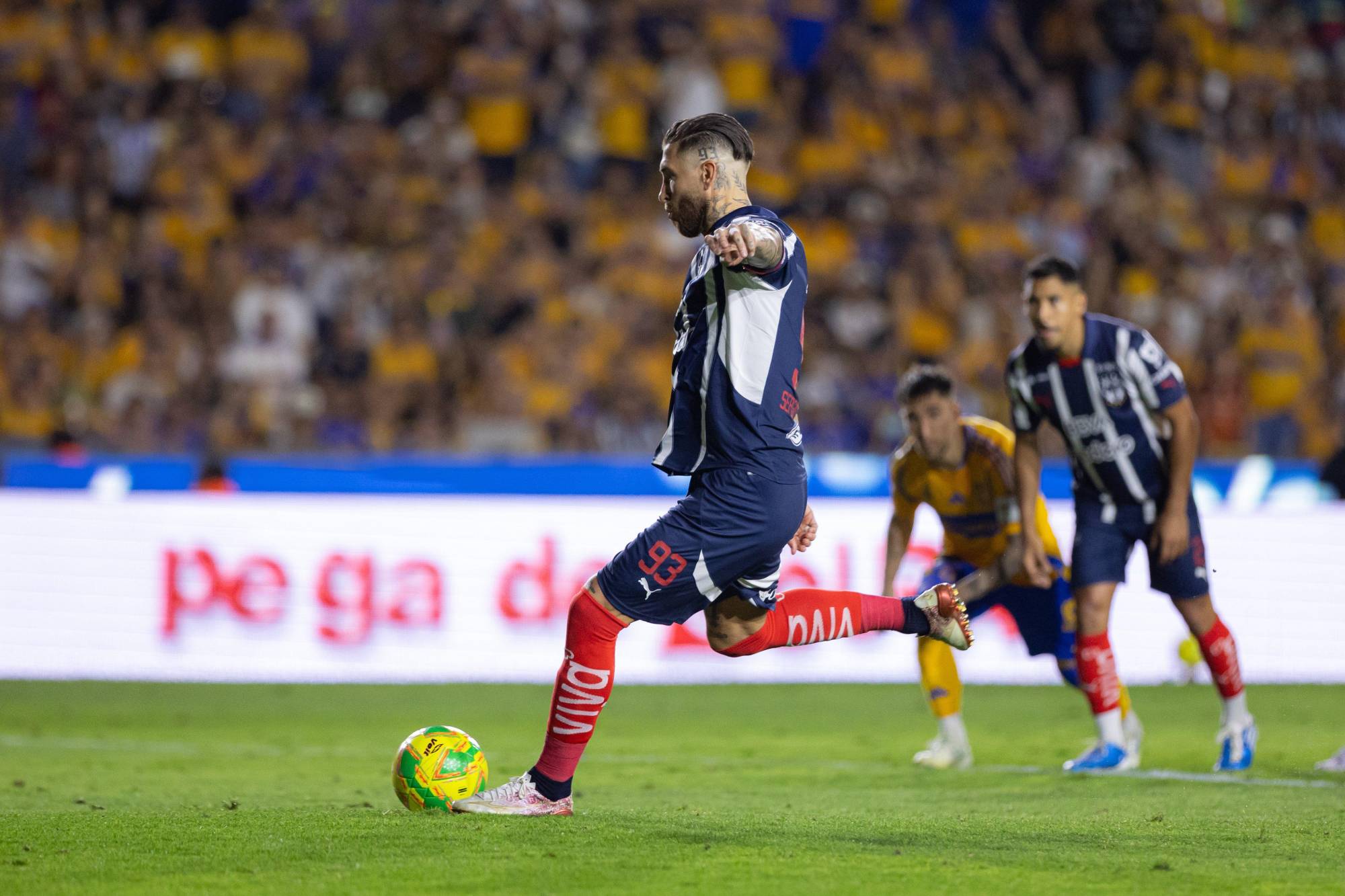 $!Tigres logra una furiosa remontada en el Clásico Regio ante Rayados